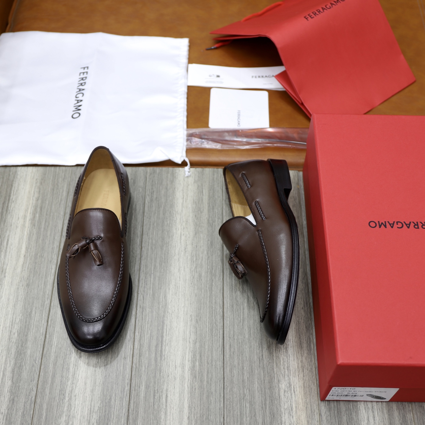 SF Ferragamo Men's Leather Loafers: Classic Style with Modern Appeal 3 i1746720903968 7615 0 1