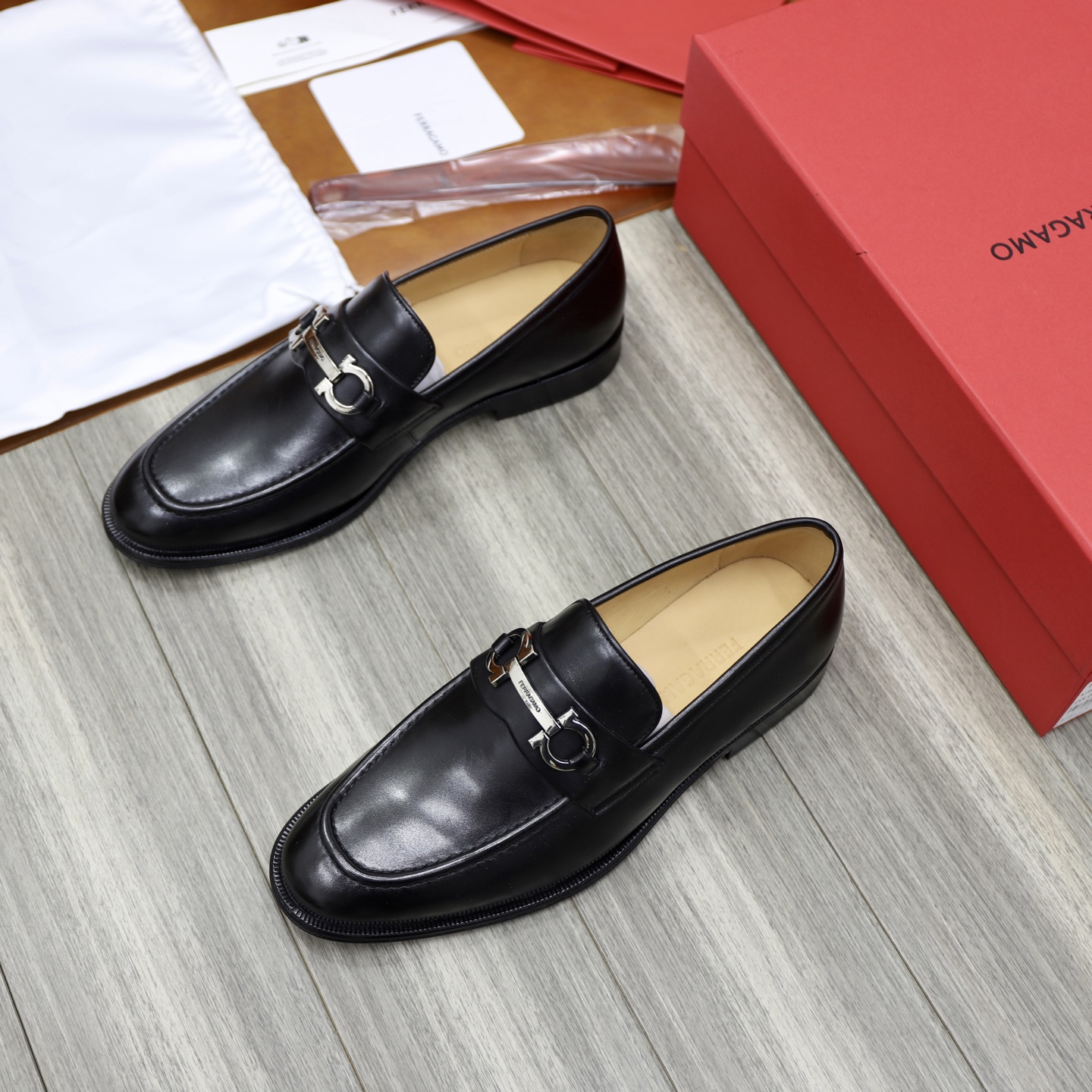 Salvatore Ferragamo Men's Leather Loafers with Gancini Ornament 4 i1746720986883 2902 0 2