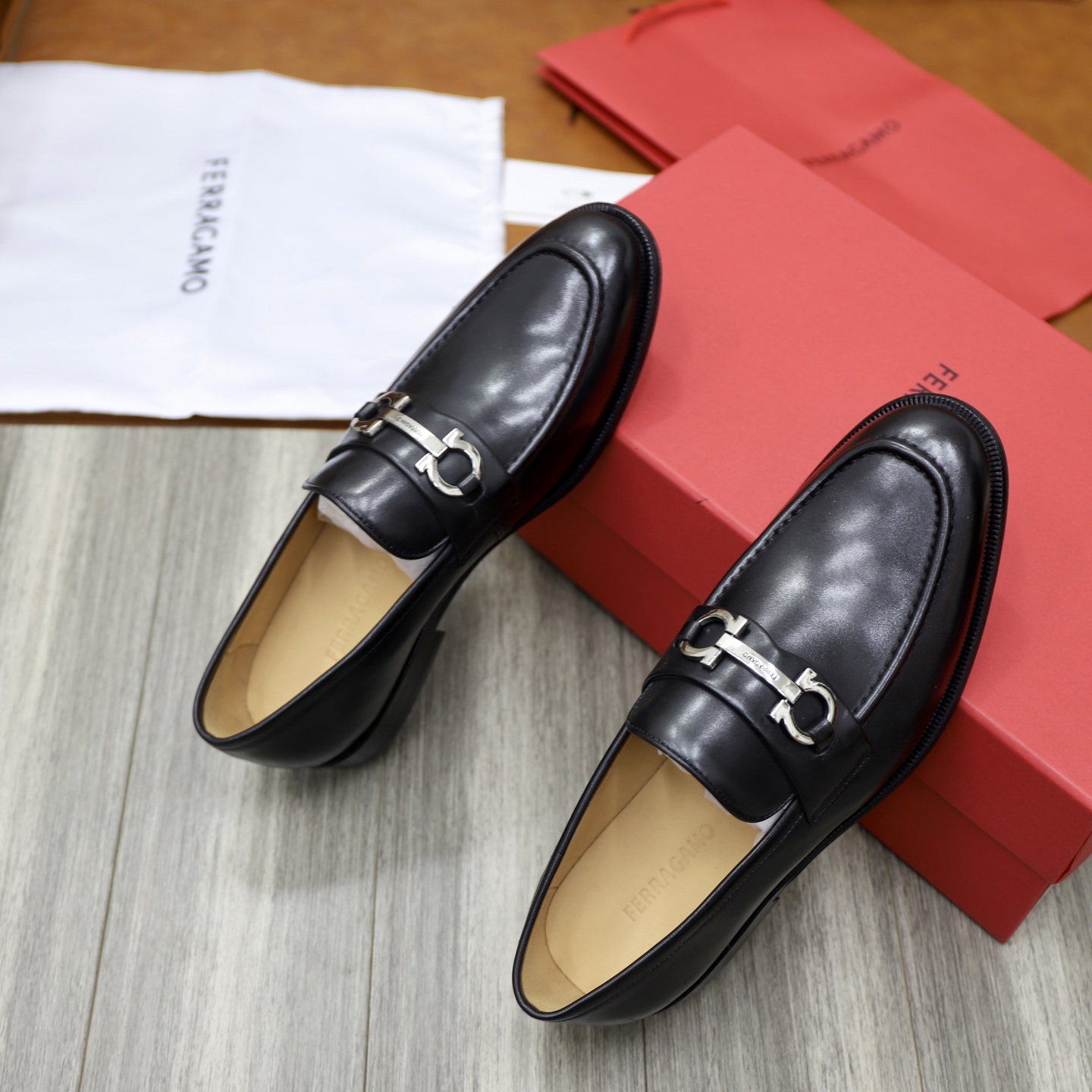 Salvatore Ferragamo Men's Leather Loafers with Gancini Ornament 9 i1746720986947 8208 0 7