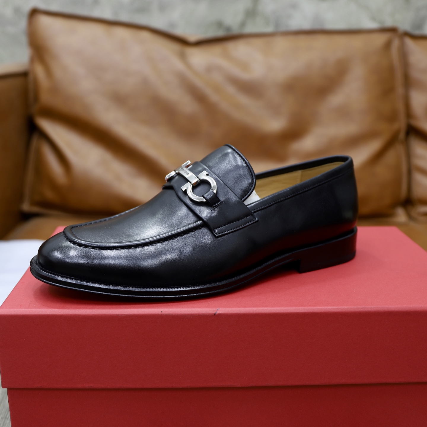 Salvatore Ferragamo Men's Leather Loafers with Gancini Ornament 7 i1746720989688 5319 0 5