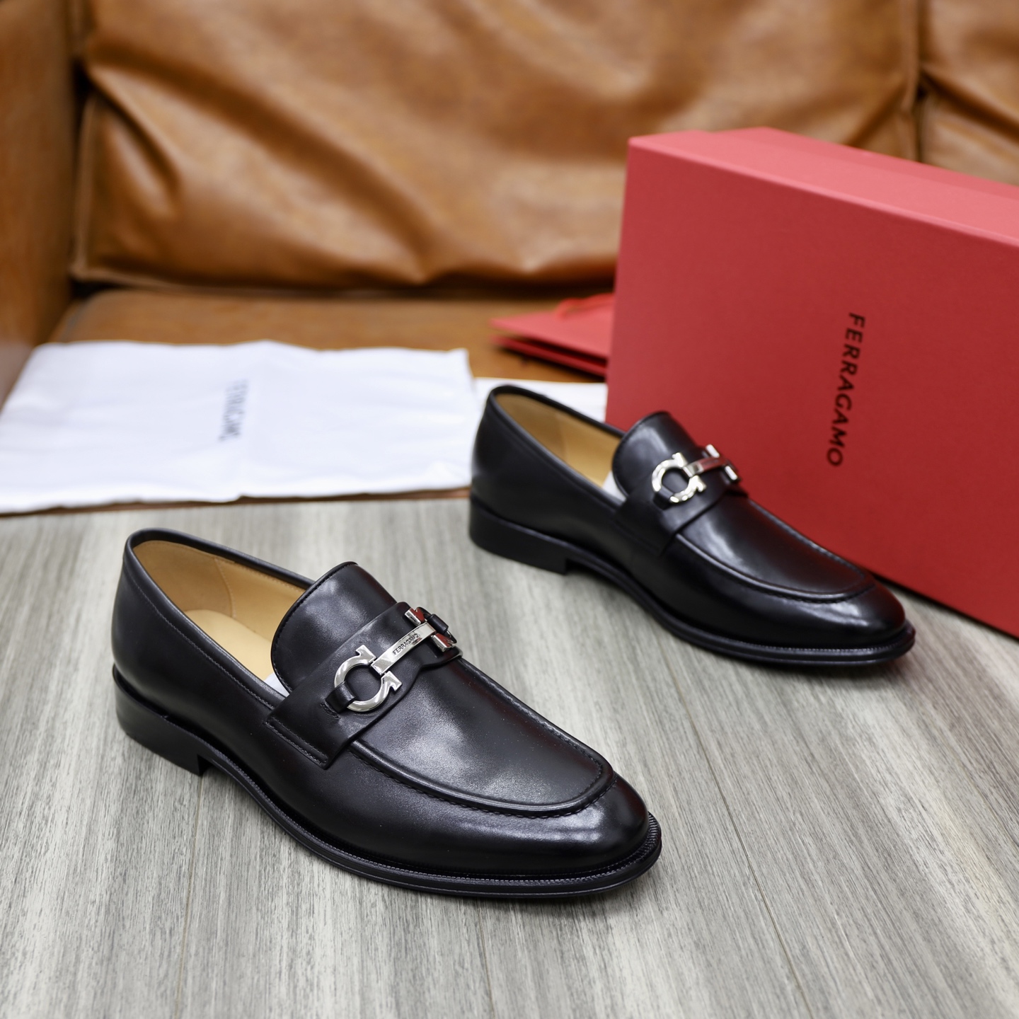 Salvatore Ferragamo Men's Leather Loafers with Gancini Ornament 5 i1746720989690 6132 0 3