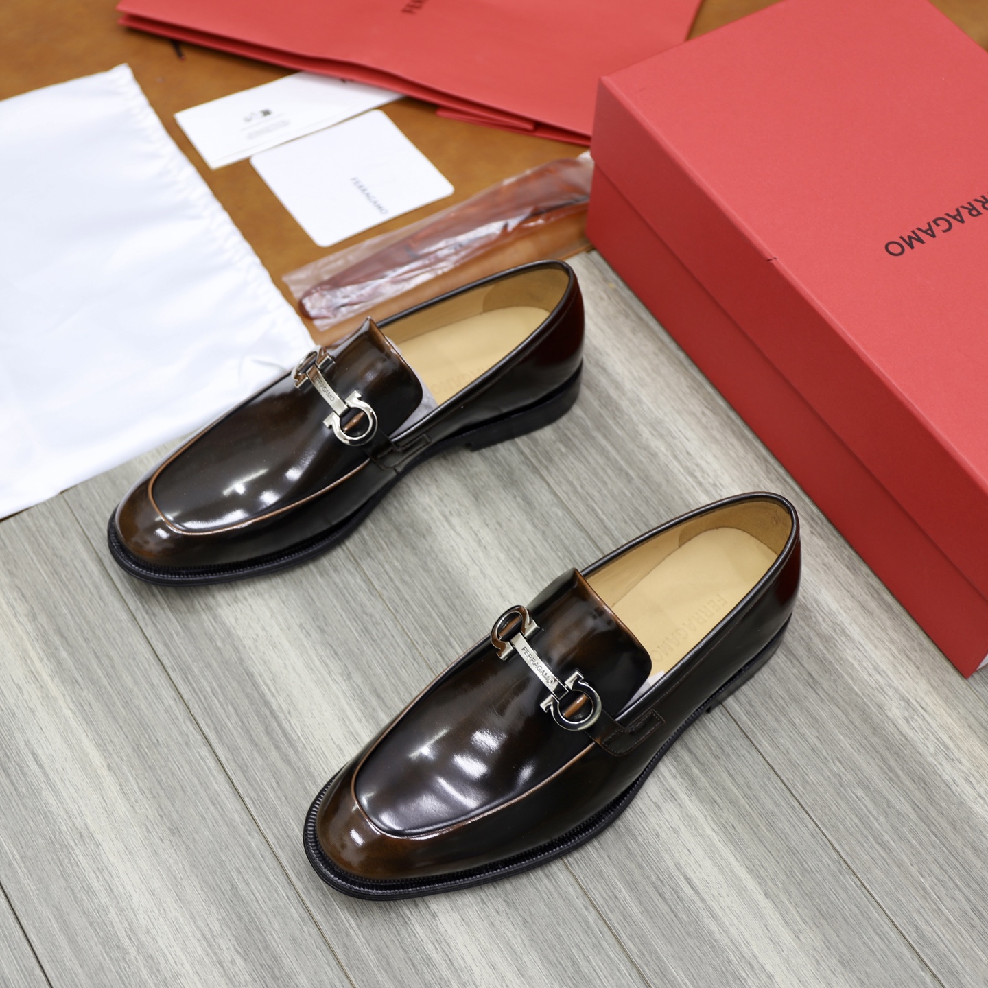 Salvatore Ferragamo Men's Leather Loafers with Gancini Ornament 4 i1746721014379 8432 0 2