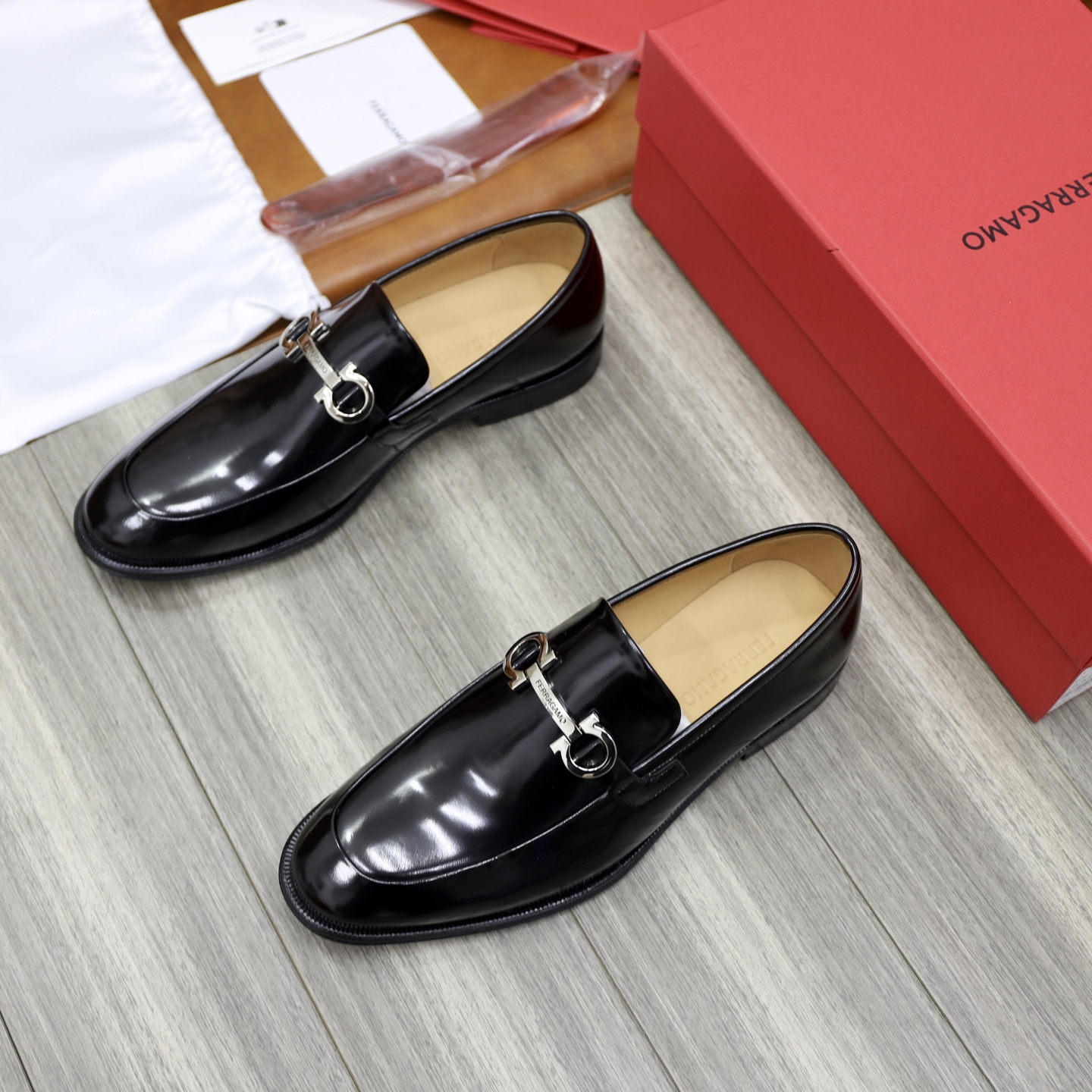 Salvatore Ferragamo Men's Leather Loafers with Gancini Ornament, Black 4 i1746721034556 8117 0 2