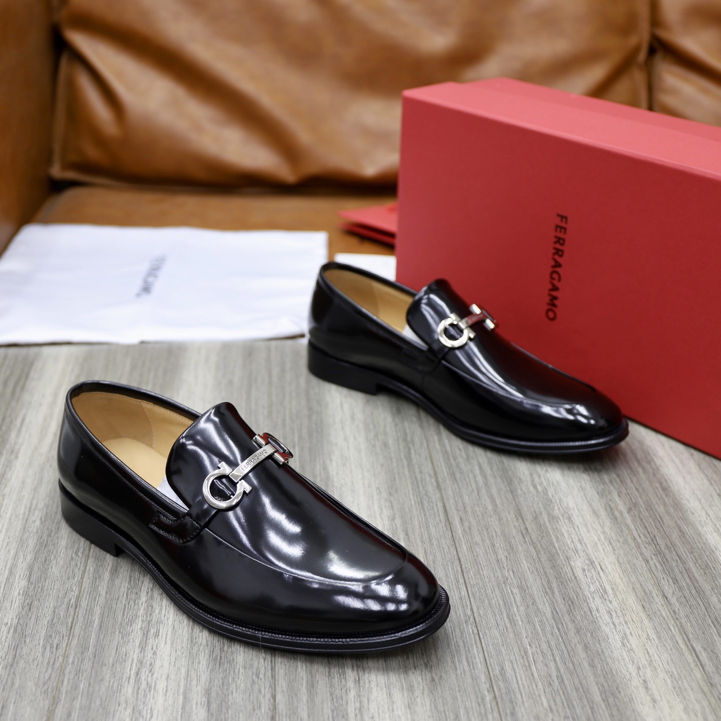 Salvatore Ferragamo Men's Leather Loafers with Gancini Ornament, Black 5 i1746721039313 1870 0 3