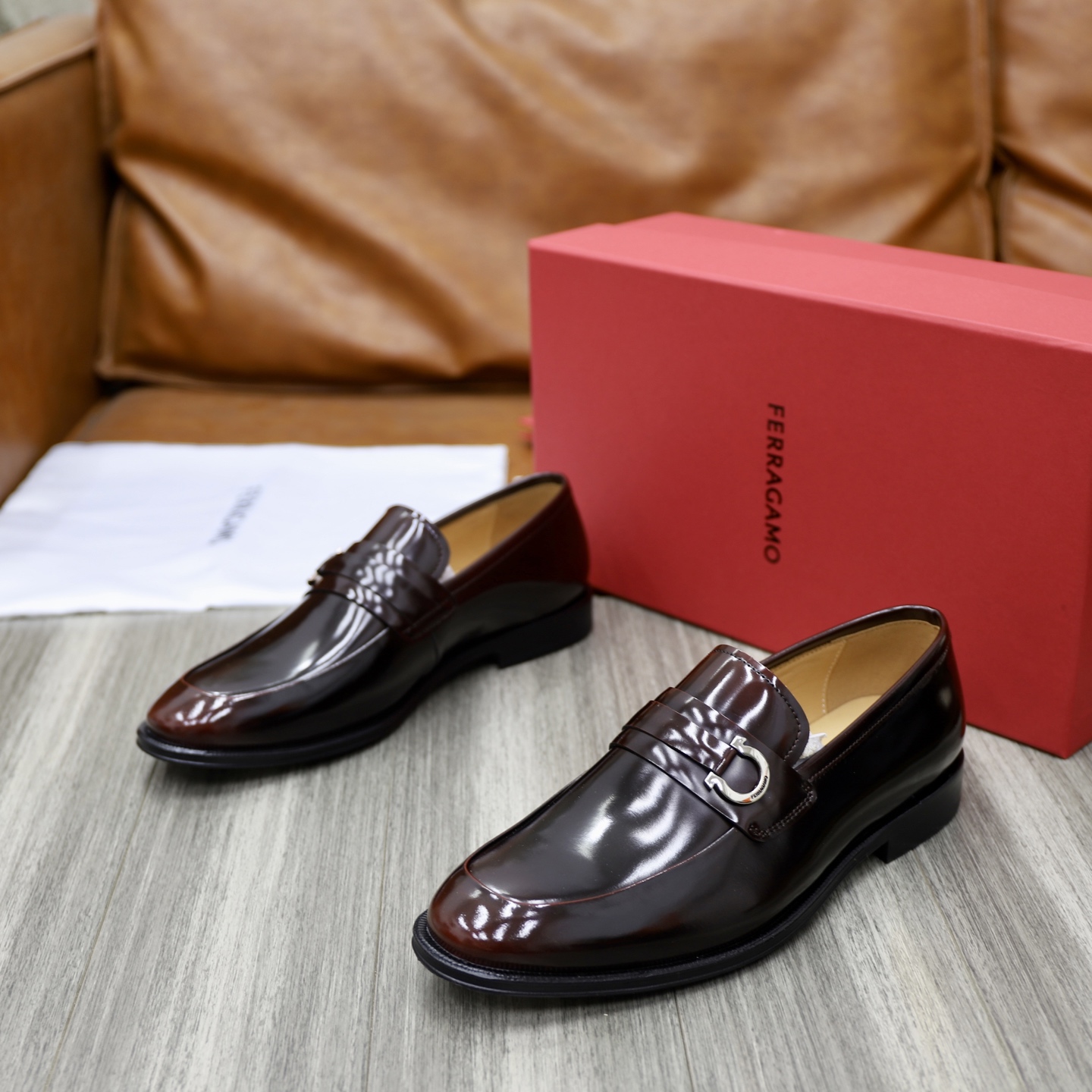 Ferragamo Men's Leather Loafers with Gancini Buckle - Classic & Modern Style 6 i1746721123005 8705 0 4