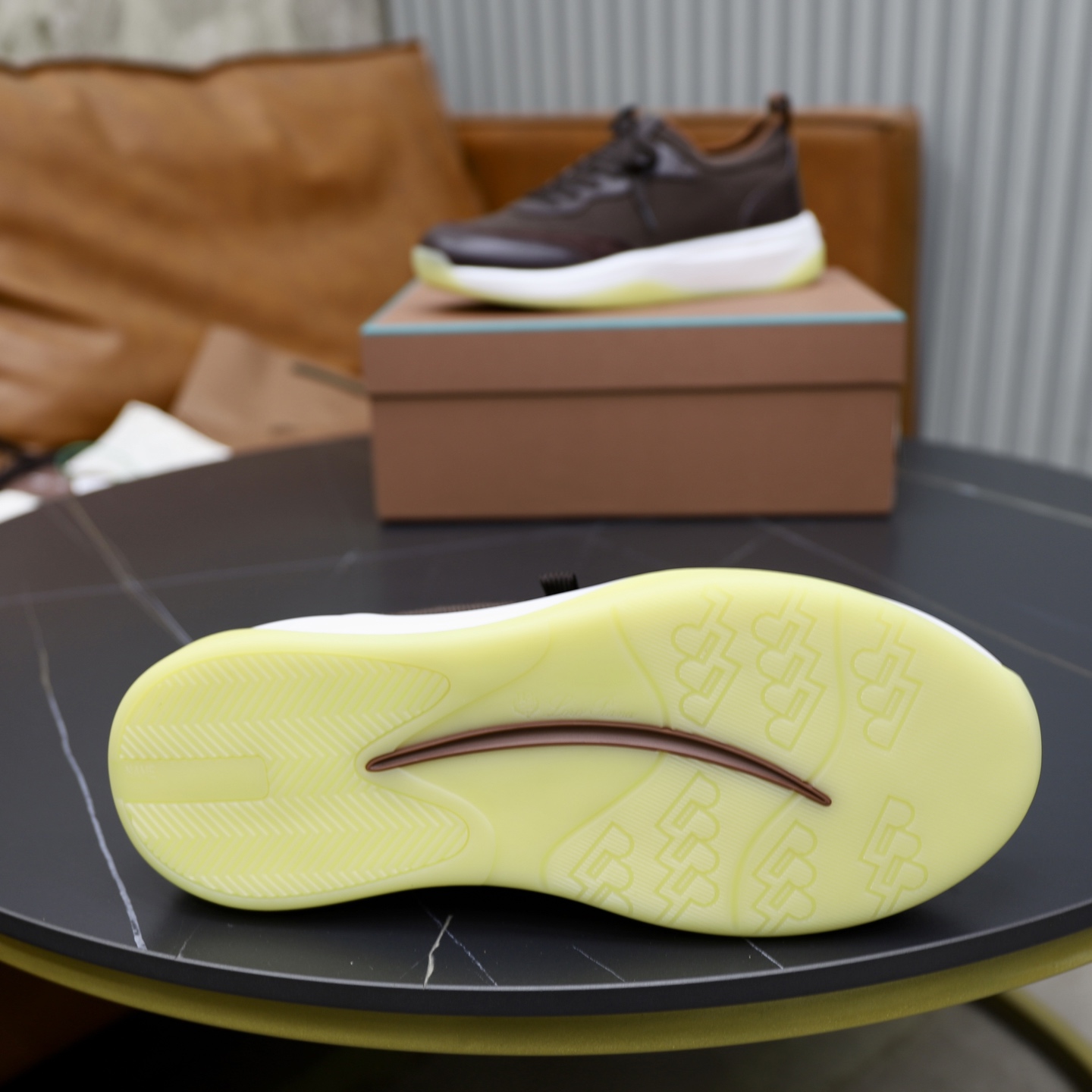 ：330Loropiana  LPsize ；38-44 「45.46 custom」 Piel de vaca acolchada pie realmente especialmente bueno