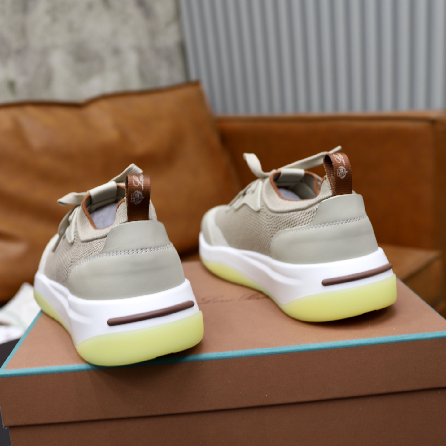 ：330Loropiana  LPsize ；38-44 「45.46 custom」 Piel de vaca acolchada pie realmente especialmente bueno