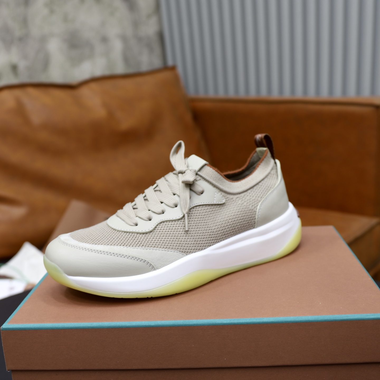 ：330Loropiana  LPsize ；38-44 「45.46 custom」 Piel de vaca acolchada pie realmente especialmente bueno