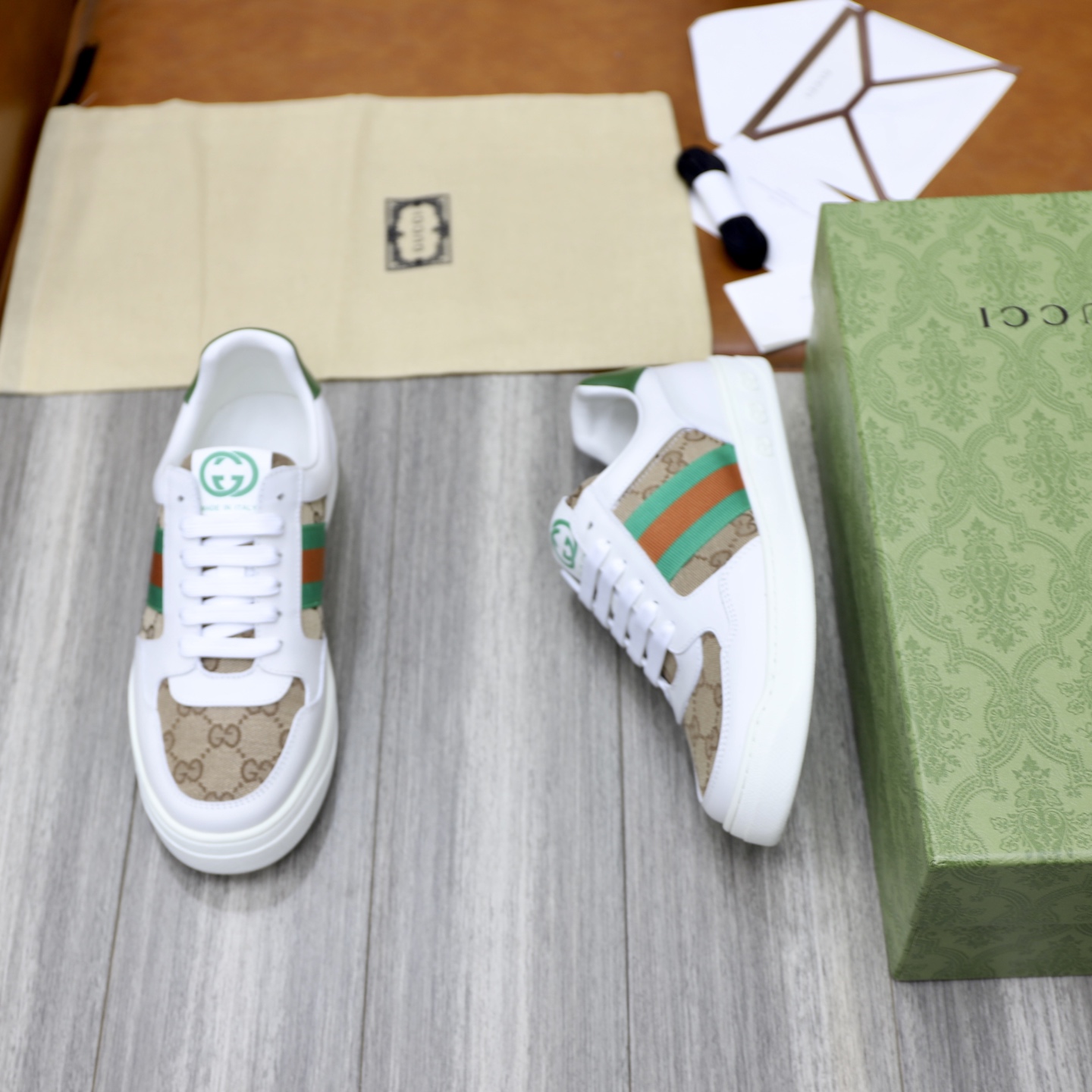 Gucci Men's Leather Sneakers with Iconic GG Supreme Canvas Detail 3 i1746894442833 8684 0 1