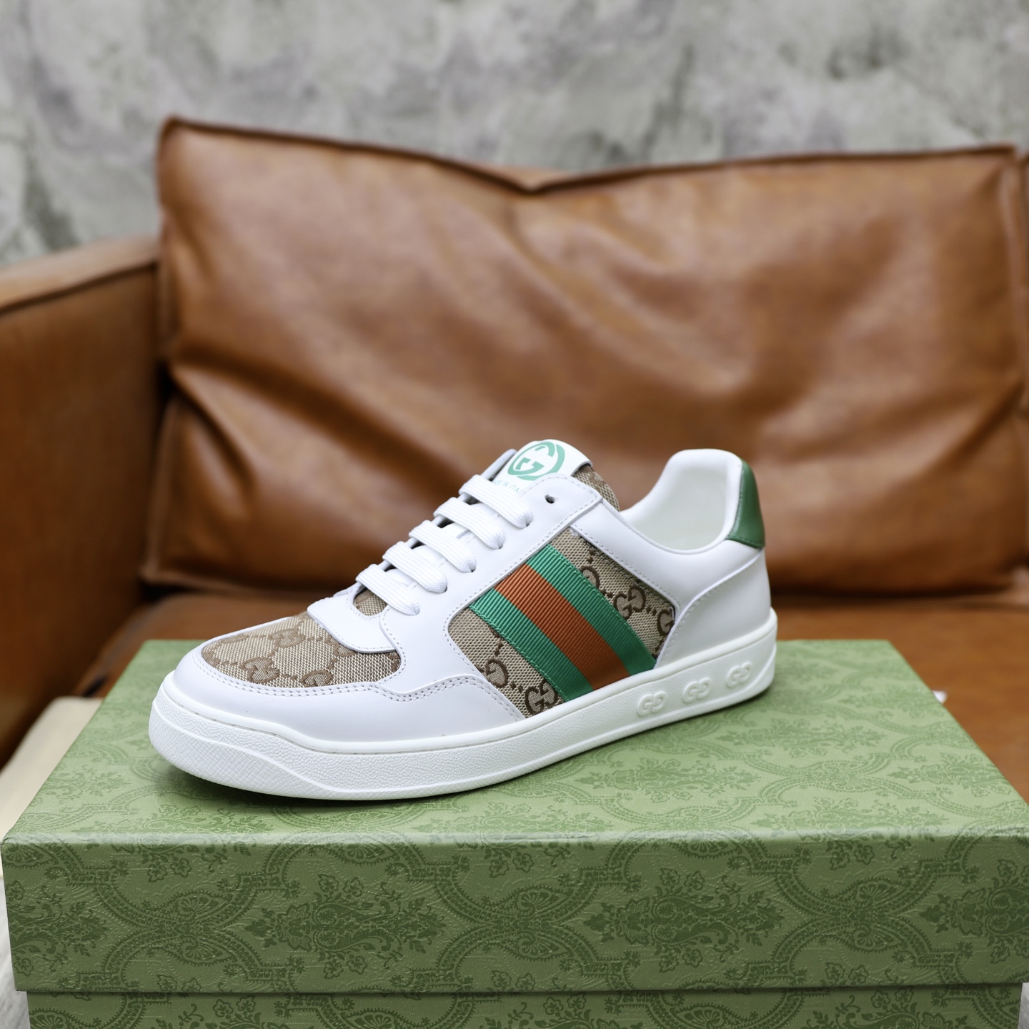 Gucci Men's Leather Sneakers with Iconic GG Supreme Canvas Detail 7 i1746894445639 5464 0 5