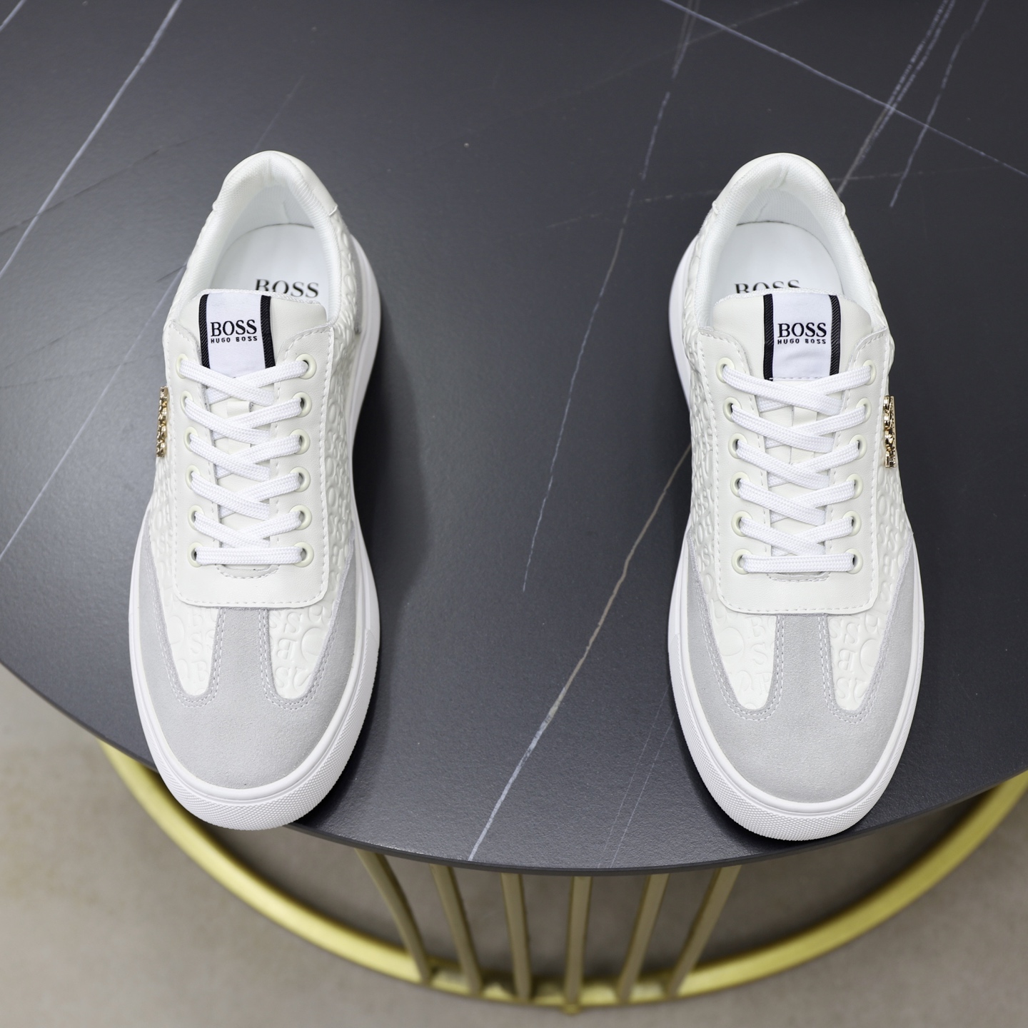 NO:284501,[BOSS] 2025 trendy new model is on the market, the same model on the official website, the counter quality, the original leather material splicing [Strong][Strong] Comfortable and breathable sheepskin inner lining, fine workmanship, imported original materials, original last, comfortable foot, rubber wear-resistant, lightweight, large bottom code: 38-44 (45 customization) Multi-color selection, sheepskin,19860909【BOSS】2025潮流新款上市 官网同款 专柜品质 原版皮料拼接 [强][强]舒适透气羊皮内里 做工精细 进口原版用料 原版楦型 上脚舒适 橡胶耐磨轻便大底码:38-44（45定制）多色可选,,sheepskin,Men's shoes