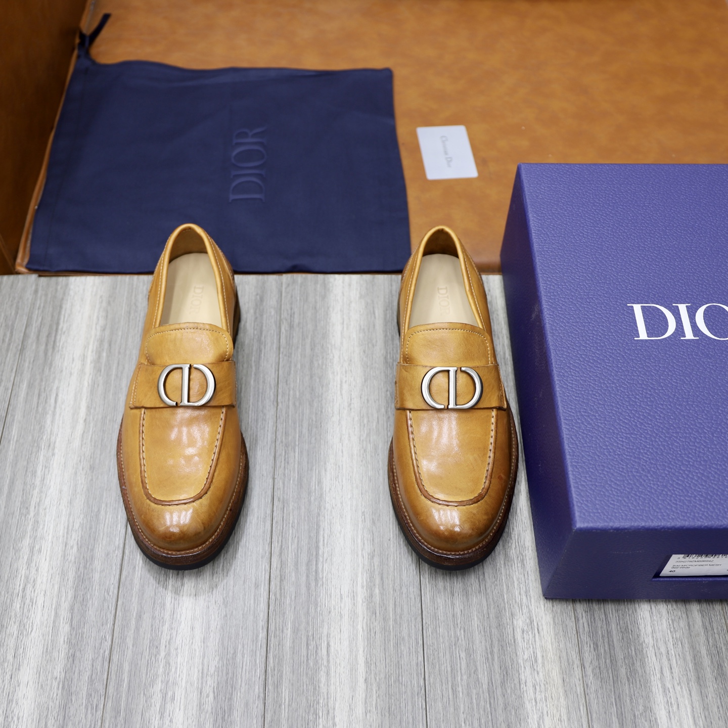 NO:348917,Brand DIOR Standard code men's code 39–44 Grade official website same style Top original list Material original cowhide heavy washing Cowhide inner original retro leather outsole Style category Italian ancient washing old handmade shoes Outsole handmade stitching British style Top luxury Color real picture, dior, dior, cowhide, Leather soles19860909品牌DIOR（迪奥） 标准码男码39–44 等级官网同款 顶级原单 材料原版牛皮重水洗 牛皮内里 原版复古真皮大底 款式类别意大利古法水洗做旧手工鞋 大底手工缝线 英伦风格 顶级奢华 颜色实物图,,dior,dior,cowhide,Leather soles,Men's shoes