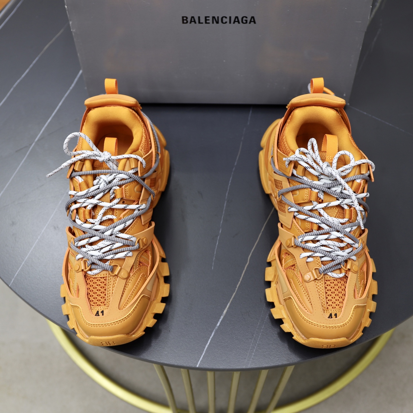 NO:349484,Tra Sneaker 3rd generation outdoor concept retro dad shoes produced by old-fashioned manufacturers Synchronous packaging Original large box Precise details Official private model combination sole From the inside to the outside Maximum scale restore official ZP Size 40 41 42 43 44 45,19860909Tra Sneaker 三代 户外概念复古老爹鞋 老牌大厂高版本出品 同步包装 原装大盒 细节精准对位官方 私模组合大底 从里到外 最大尺度还原官方ZP 尺码40 41 42 43 44 45,,Men's shoes