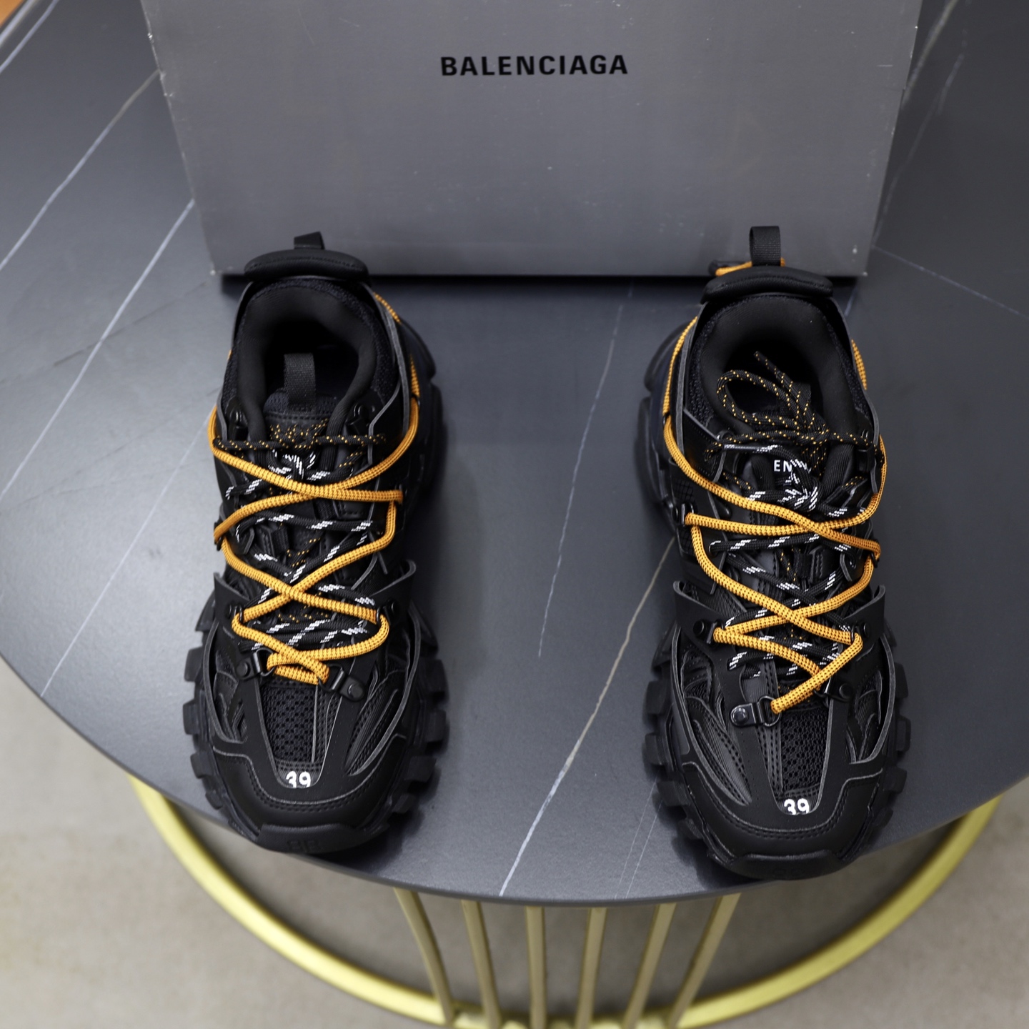 NO:349503,Tra Sneaker 3rd generation outdoor concept retro dad shoes produced by old-fashioned manufacturers Synchronous packaging Original large box Precise details Official private model combination sole From the inside to the outside Maximum scale restore official ZP Size 36 37 38 39 40 41 42 43 44 45,19860909Tra Sneaker 三代 户外概念复古老爹鞋 老牌大厂高版本出品 同步包装 原装大盒 细节精准对位官方 私模组合大底 从里到外 最大尺度还原官方ZP 尺码36 37 38 39 40 41 42 43 44 45,,Men's shoes