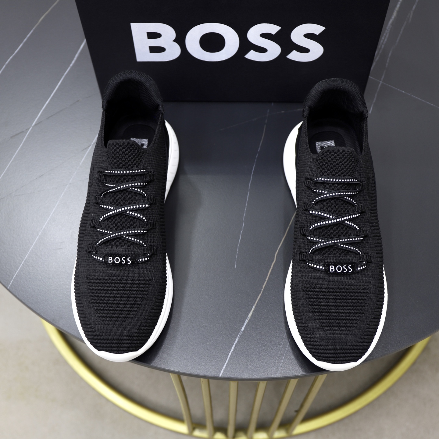 Precio de exportación: 230Boss entrenadores casuales de los hombres, la versión original del molde a