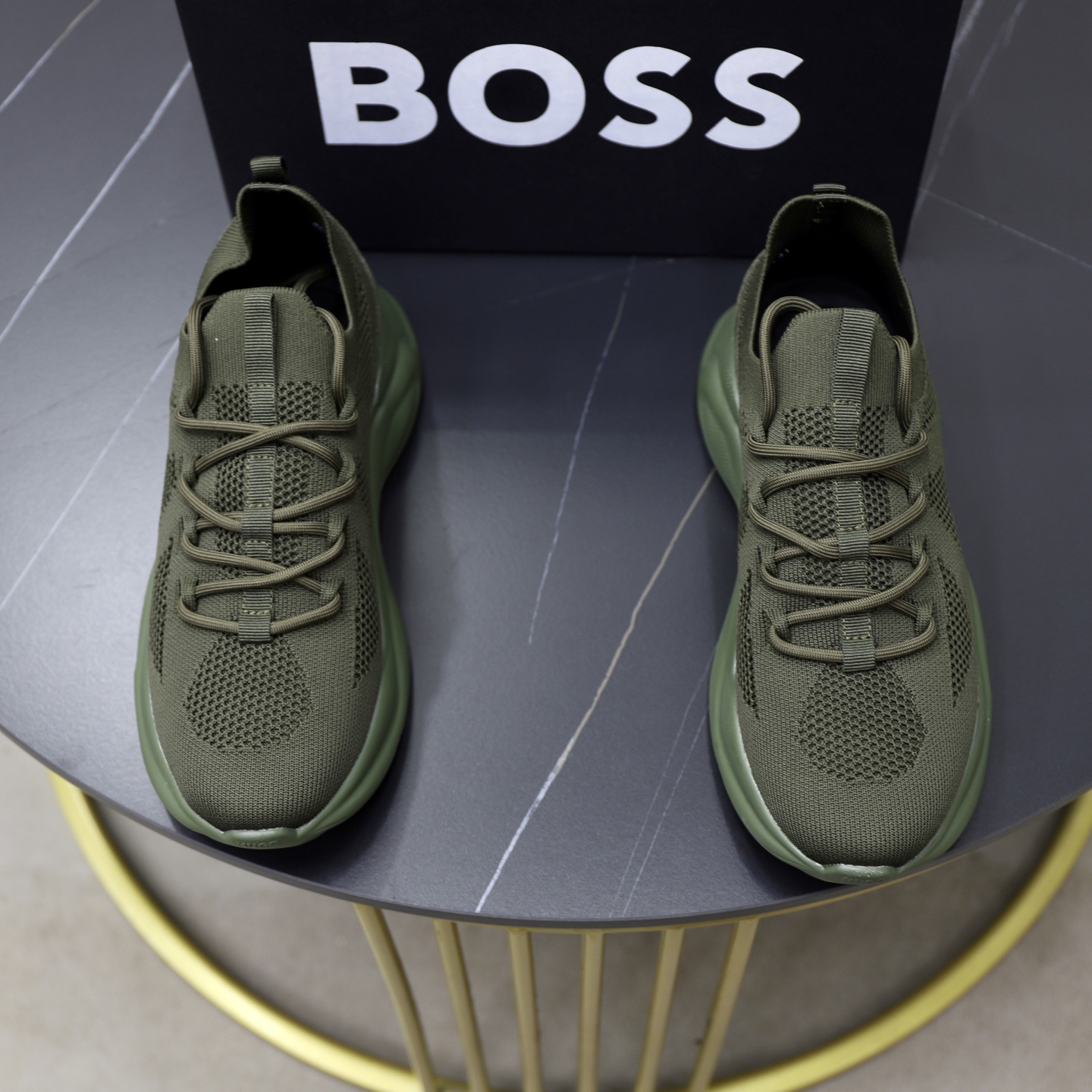 Precio de exportación: 230Boss entrenadores casuales de los hombres, la versión original del molde a