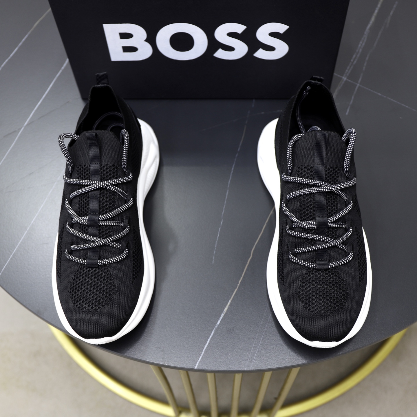 Precio de exportación: 230Boss entrenadores casuales de los hombres, la versión original del molde a