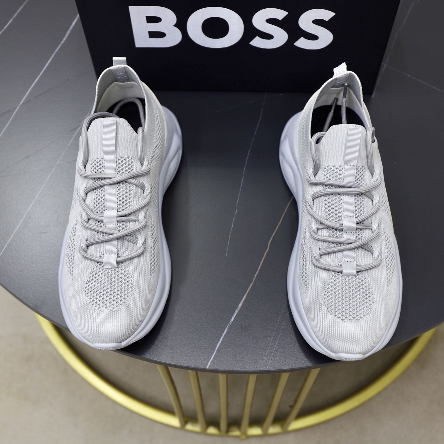 Precio de exportación: 230Boss entrenadores casuales de los hombres, la versión original del molde a