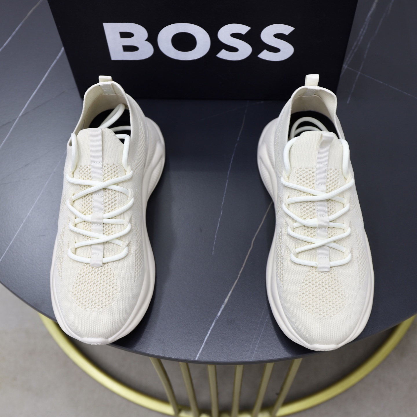 Precio de exportación: 230Boss entrenadores casuales de los hombres, la versión original del molde a