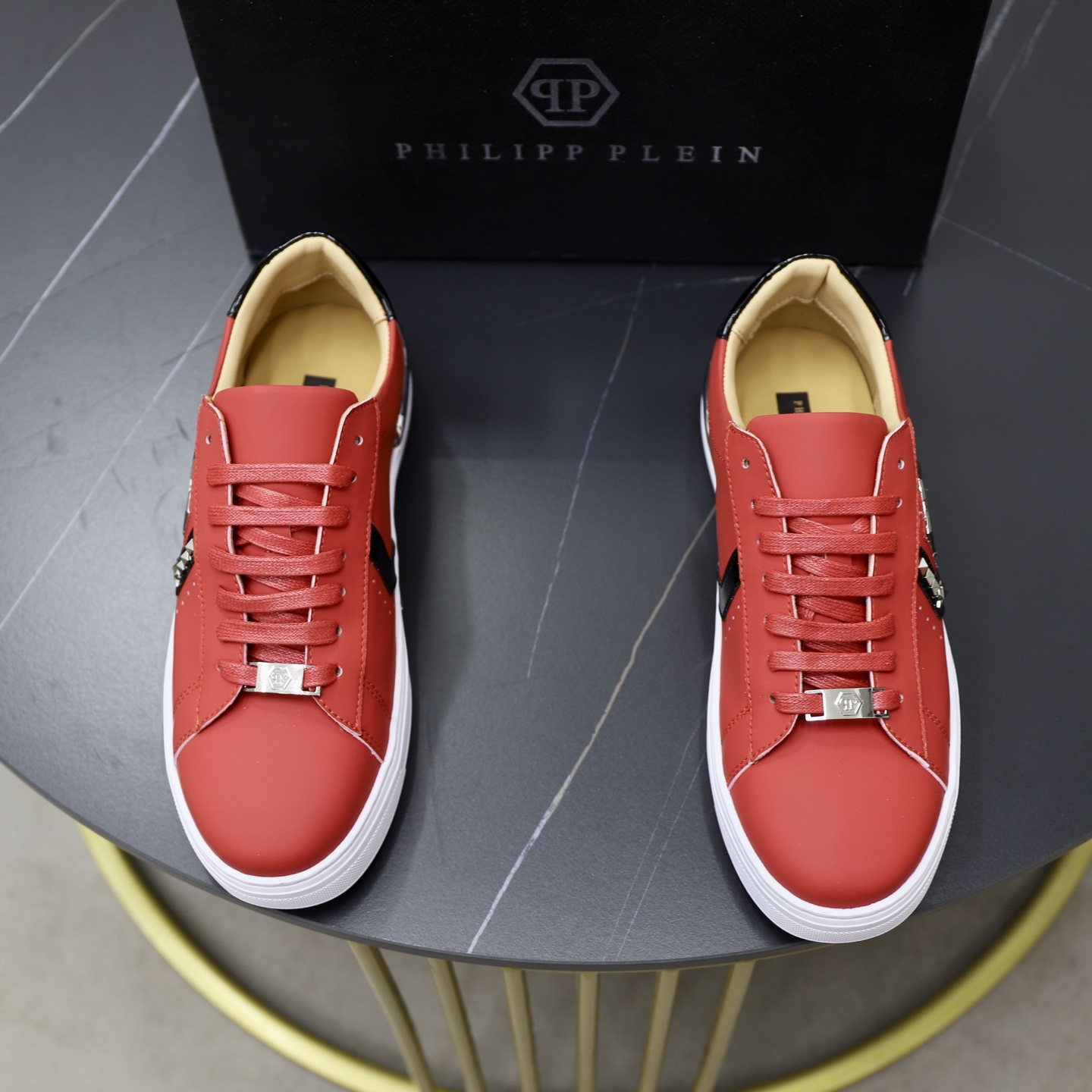 NO:350203,PHILIPP PLEIN-Philipp Size38-44 (45 customized)PHY men's shoes are good, and I look at what the counter looks like, from leather to details, it is a boutique!  Please feel the quality of purely handmade in Germany with your heart!  Luxury and noble are necessary. All are made of imported original materials and dedicated hardware decoration, just to create a more comfortable wearing experience. Cowhide inner lining, original rubber sole must-have for men, you deserve it!  ,,PHILIPP PLEIN,cowhide19860909PHILIPP PLEIN-菲利普普来因Size38-44（45定制）普来因男鞋要好货的看过来,专柜啥样我啥样,从皮料到细节,堪称精品！请用心感受德国纯手工制造的品质！奢华尊贵那是必须的,全部采用进口原版材质 专用五金装饰,只为打造更为舒适的穿着体验,牛皮内里,原版橡胶大底型男必备,你值得拥有！,,PHILIPP PLEIN,cowhide,Men's shoes