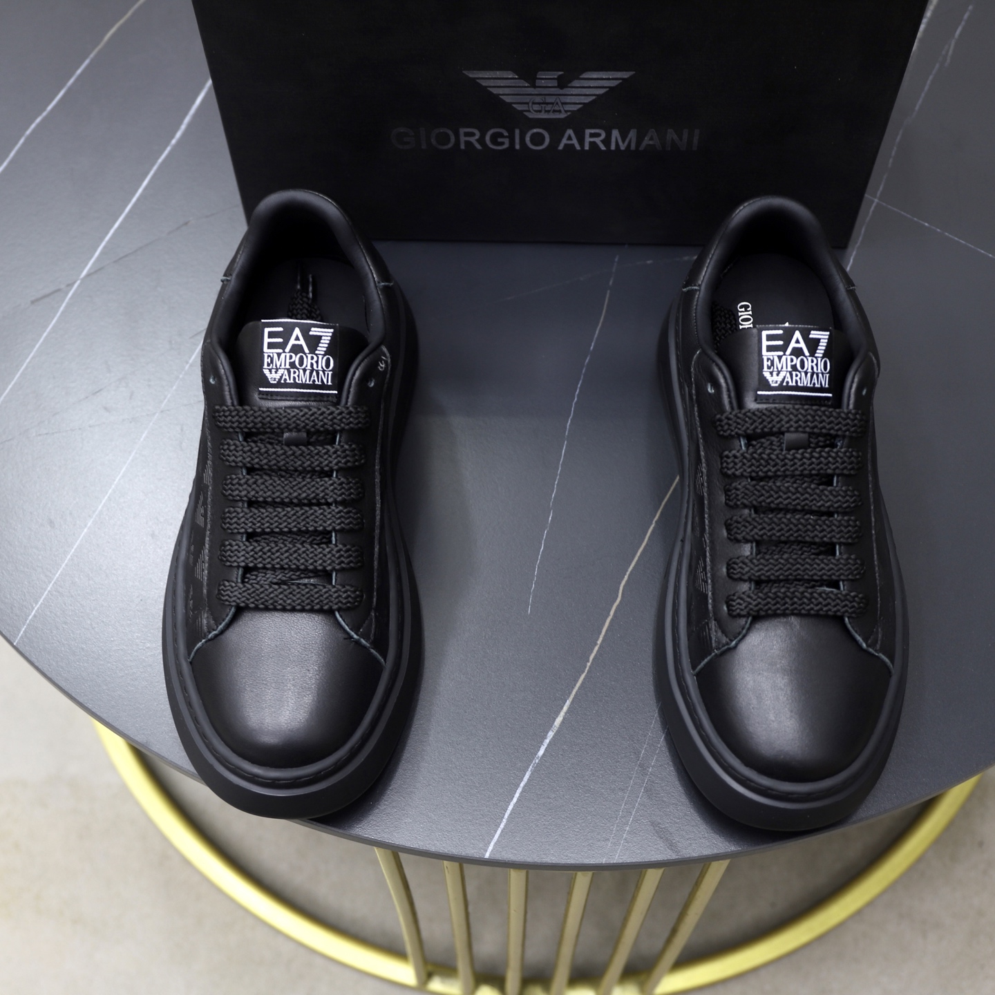 NO:351704,♂♂ Brand Armani Standard Code 38-44 (45 customized) Grade official website The same style Material original fabric Comfortable cowhide inner Lightweight wear-resistant soft sole Style category Men's fashion casual shoes Running Sports shoes Honorable luxury brand elements Top luxury Color real picture color, Armani, sneakers, cowhide19860909♂♂♂ 品牌阿玛尼 标准码38-44（45订做） 等级官网同款 材料原版面料 舒适牛皮内里 轻便耐磨柔软大底 款式类别男士时尚休闲鞋 跑步 运动鞋 尊贵奢侈品大牌元素 顶级奢华 颜色实物图片色,,armani,sneakers,cowhide,Men's shoes