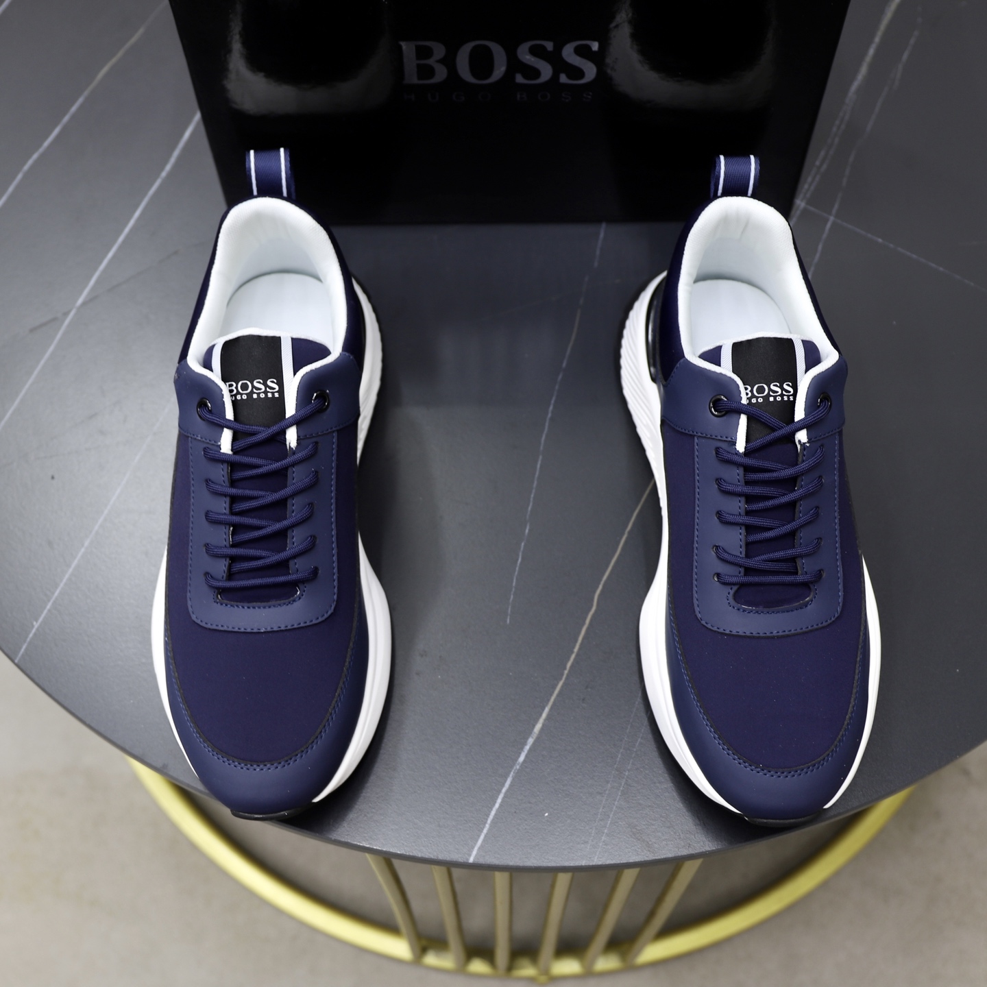 NO:351798,The latest BOSS is available, imported original breathable mesh material, high-end original pattern. High-end 1:1 mold opening customization, original foamed large sole, softer and lighter, and non-slip. Fashion is trendy and versatile. Exudes a fashionable and casual atmosphere, and fashion is right under your feet. Number of 38-44 (45 customized),19860909BOSS最新上市、进口原版透气网布材料、高级原版图案.高端1:1开模定制,原版发泡大底,更柔软轻便,防滑.时尚主打潮流,百搭爆款.散发时尚休闲气息,时尚就在脚下.码数38-44（45订做）,,Men's shoes