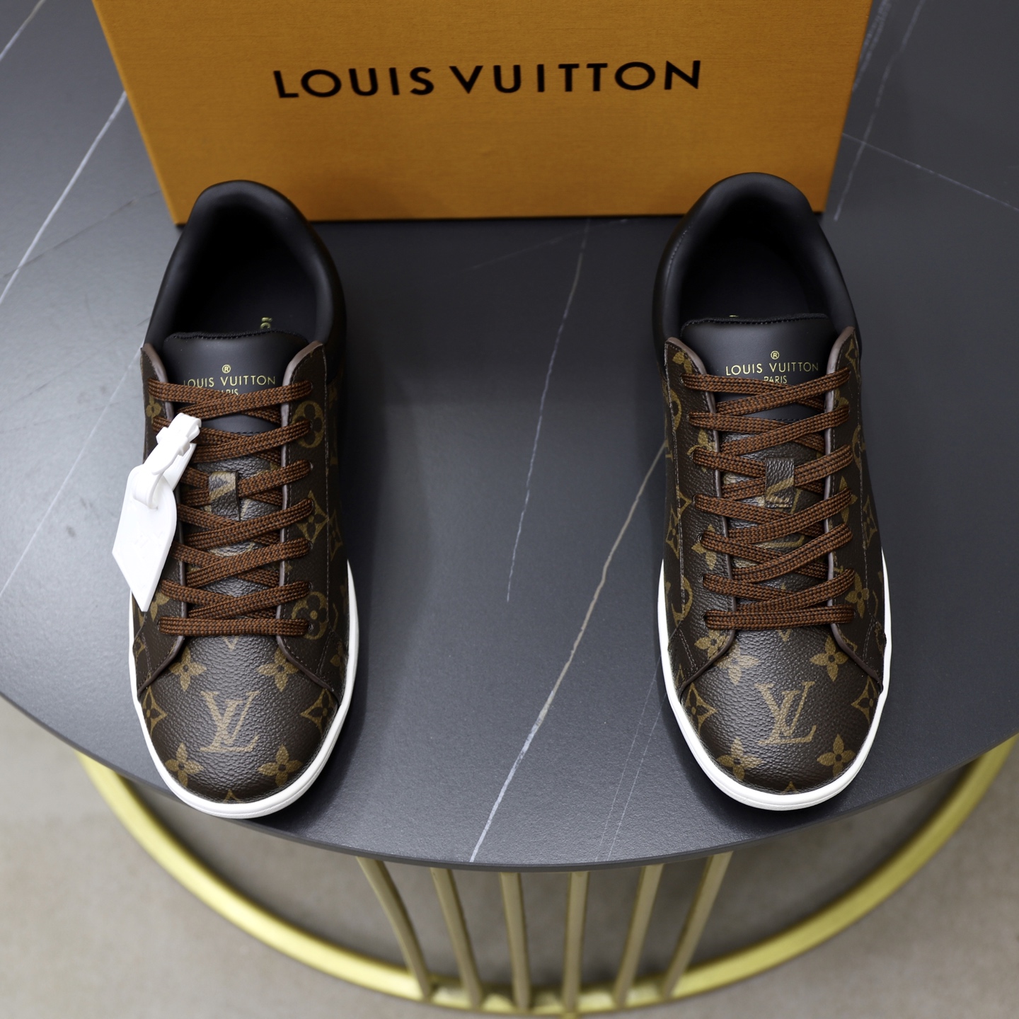 NO:664632,Top original order Brand [LOUIS VUITTON] LV. Louis Vuitton Material Original factory cowhide material 11 original plate outsole Comfortable lining Style type casual sports sneakers Grade counter quality Top original order Color actual picture color Code number 38–44 (45 customized),, louis vuitton, louis vuitton, louis vuitton, cowhide19860909顶级原单 品牌【LOUIS VUITTON】LV.路易威登 材质 原工厂牛皮材料 11原板大底 舒适内里 款式类型休闲运动 板鞋 等级专柜品质 顶级原单 颜色实物图片色 码数38–44（45定制）,,louis vuitton,louis vuitton,louis vuitton,cowhide,Men's shoes