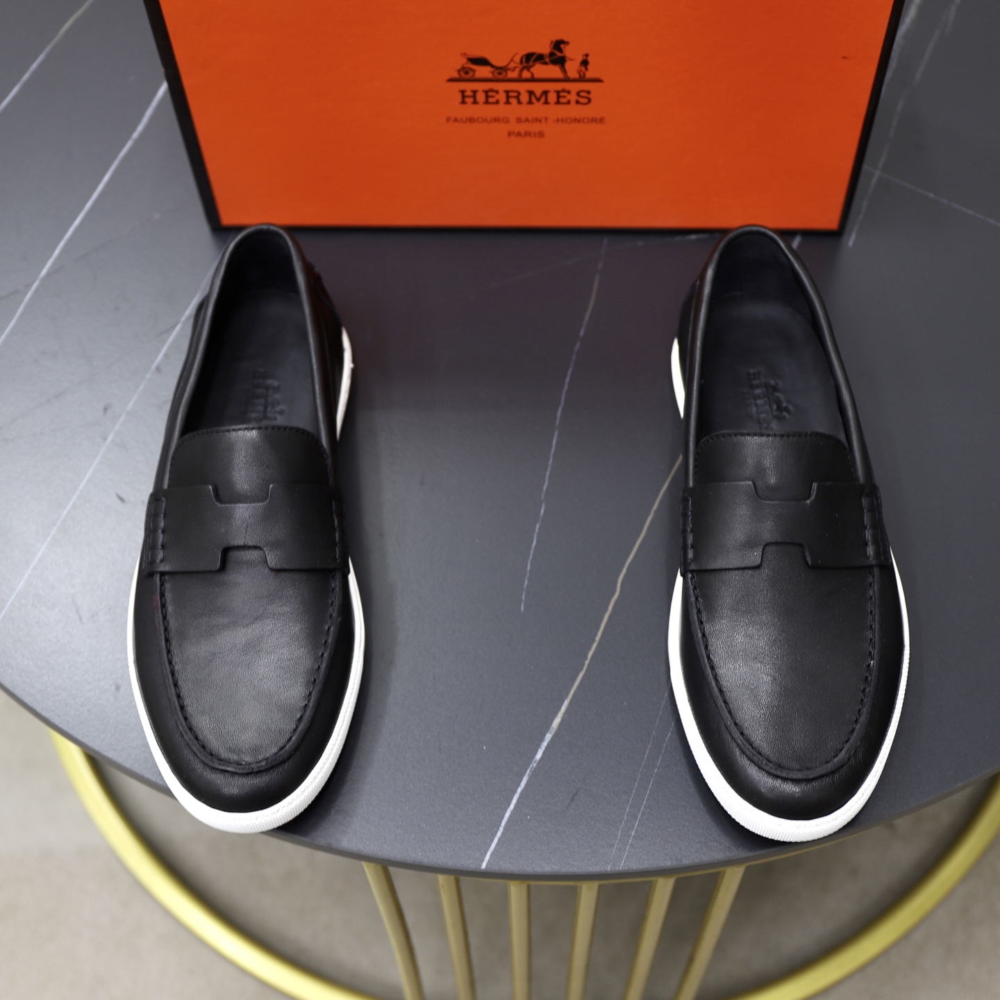 NO:344317,♂♂ Brand Hermes HER MES standard code men's code 39-44 (45 can be customized) Grade official website same model High-quality men's shoes Material original cowhide splicing Matched with cowhide inner Original non-slip wear-resistant rubber lightweight outsole Style category Men's young fashion European and American trend British style Random matching Feet comfortable Color picture, Hermes, cowhide19860909♂♂♂ 品牌爱马仕HER MES 标准码男码39-44（45可以定做） 等级官网同款 高品质男鞋 材料原厂牛皮拼接 搭配牛皮内里 原版防滑耐磨橡胶轻便大底 款式类别男士年轻时尚 欧美潮流 英伦风格 随意搭配 脚感舒适 颜色实物图,,hermes,cowhide,Men's shoes