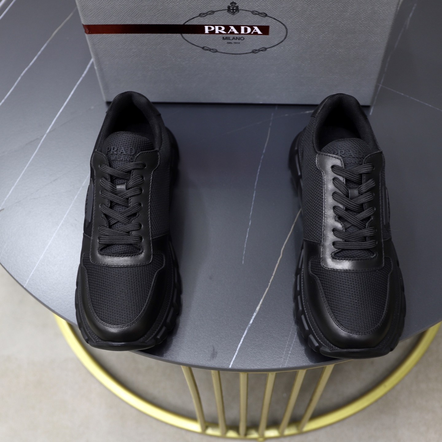 NO:355819,Top original list Brand PRADA (Prada) Standard code men's code 38/44 (45 can be customized) Grade official website same style Material original cowhide splicing imported fabric Cowhide inner original combination two-color wear-resistant soft bottom Style category casual sports version Young fashion European and American trend British style Color real picture color, prada, prada, cowhide19860909顶级原单 品牌PRADA（普拉达） 标准码男码38/44（45可以定做） 等级官网同款 材料原版牛皮拼接进口布匹 牛皮内里 原版组合双色耐磨柔软大底 款式类别休闲运动版 年轻时尚 欧美潮流 英伦风格 颜色实物图片色,,prada,prada,cowhide,Men's shoes