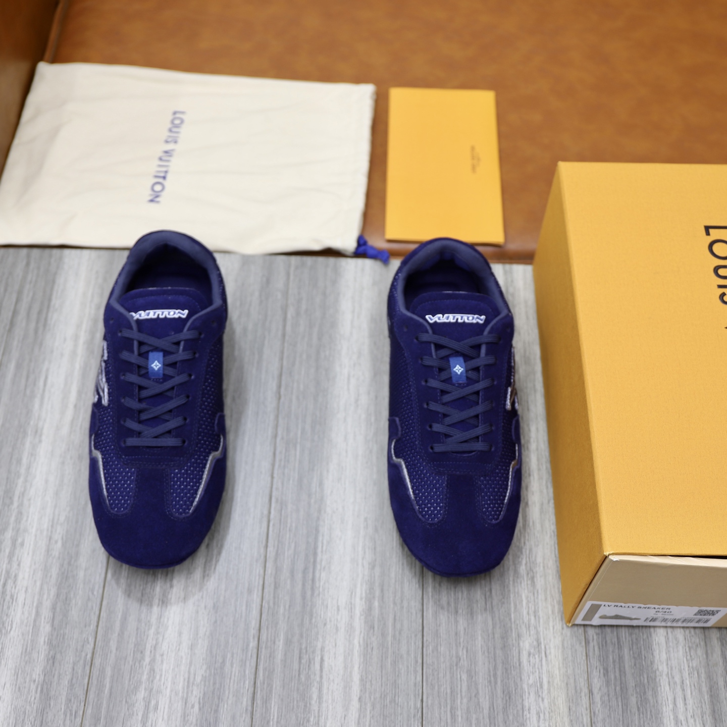 NO:344782,【Louis Vuitton】Louis Vuitton - High-end quality Original single casual sneakers - Upper imported Napa calfskin, reverse velvet calfskin, brand hollow high mercerized canvas, tongue. Injection molded brand logo, shoe body; sewing brand logo totem - Neli brand canvas - Outsole ultra-light TPR. Rubber; Inlaid molded sole - Ultra-high quality control, fine workmanship highlighted (high-end, noble, grade) -Size 39-44 (38,45, custom made),,louis vuitton,louis vuitton,sneakers,cowhide19860909【Louis Vuitton】路易威登 -高端品质 原单休闲运动鞋 -鞋面进口纳帕小牛皮、反绒小牛皮、品牌镂空高丝光帆布、鞋舌.注塑品牌logo、鞋身；车缝品牌Logo图腾 -内里品牌帆布 -大底超轻TPR.橡胶; 镶嵌成型大底 -超高品控·做工精细凸显(高端·贵气·档次) -Size 39-44（38,45,可订做),,louis vuitton,louis vuitton,sneakers,cowhide,Men's shoes