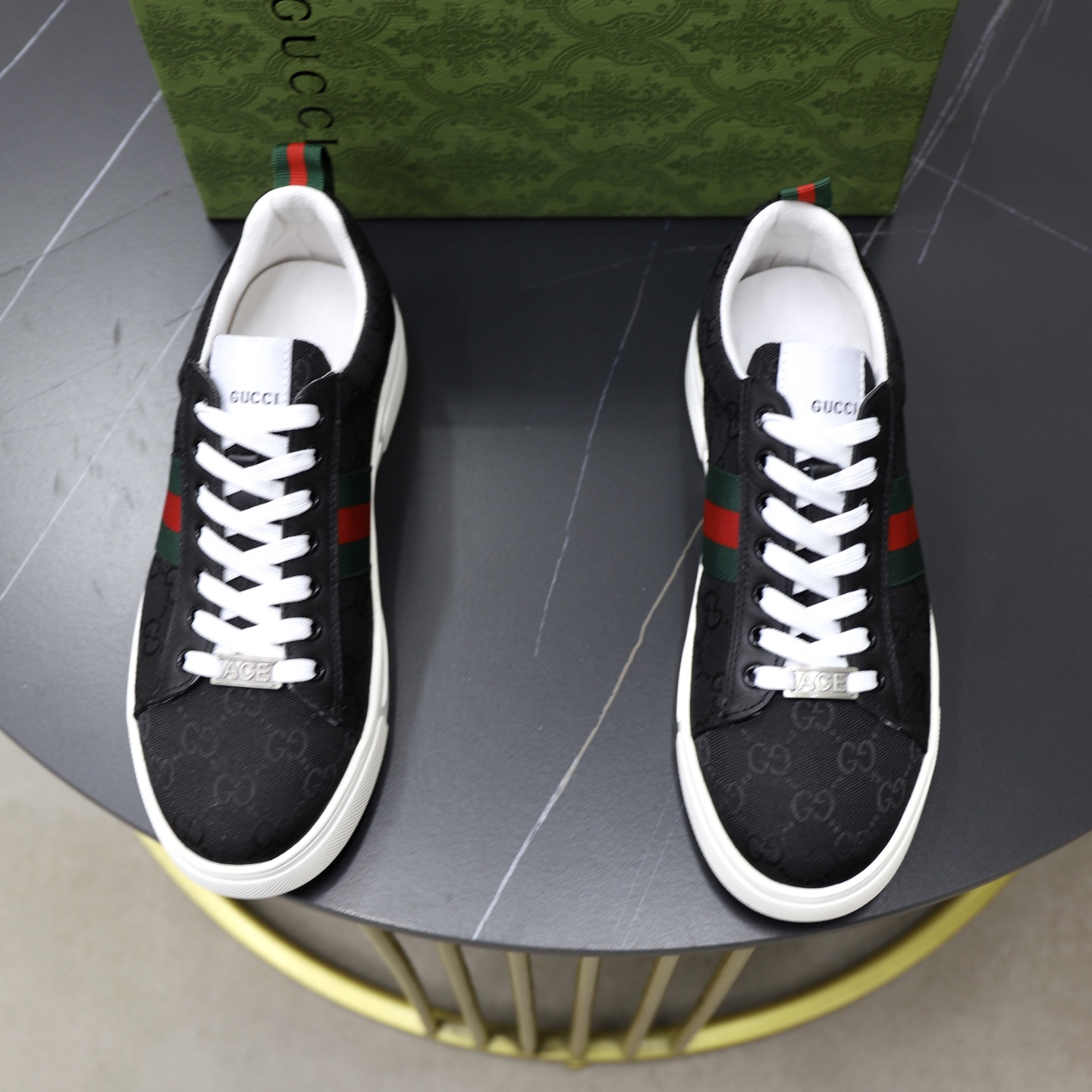 NO:345153,♂♂ Brand Guqi GUCCI Standard Code 38-44 (45 customized) Grade official website same model Material original material splicing Comfortable and breathable inner Lightweight wear-resistant sports sole Style category Men's fashion casual shoes Running Sports shoes Honorable luxury brand elements Top luxury Color real picture color, Gucci,sneakers19860909♂♂♂ 品牌古奇GUCCI 标准码38-44（45订做） 等级官网同款 材料原版材料拼接 舒适透气内里 轻便耐磨运动大底 款式类别男士时尚休闲鞋 跑步 运动鞋 尊贵奢侈品大牌元素 顶级奢华 颜色实物图片色,,gucci,sneakers,Men's shoes