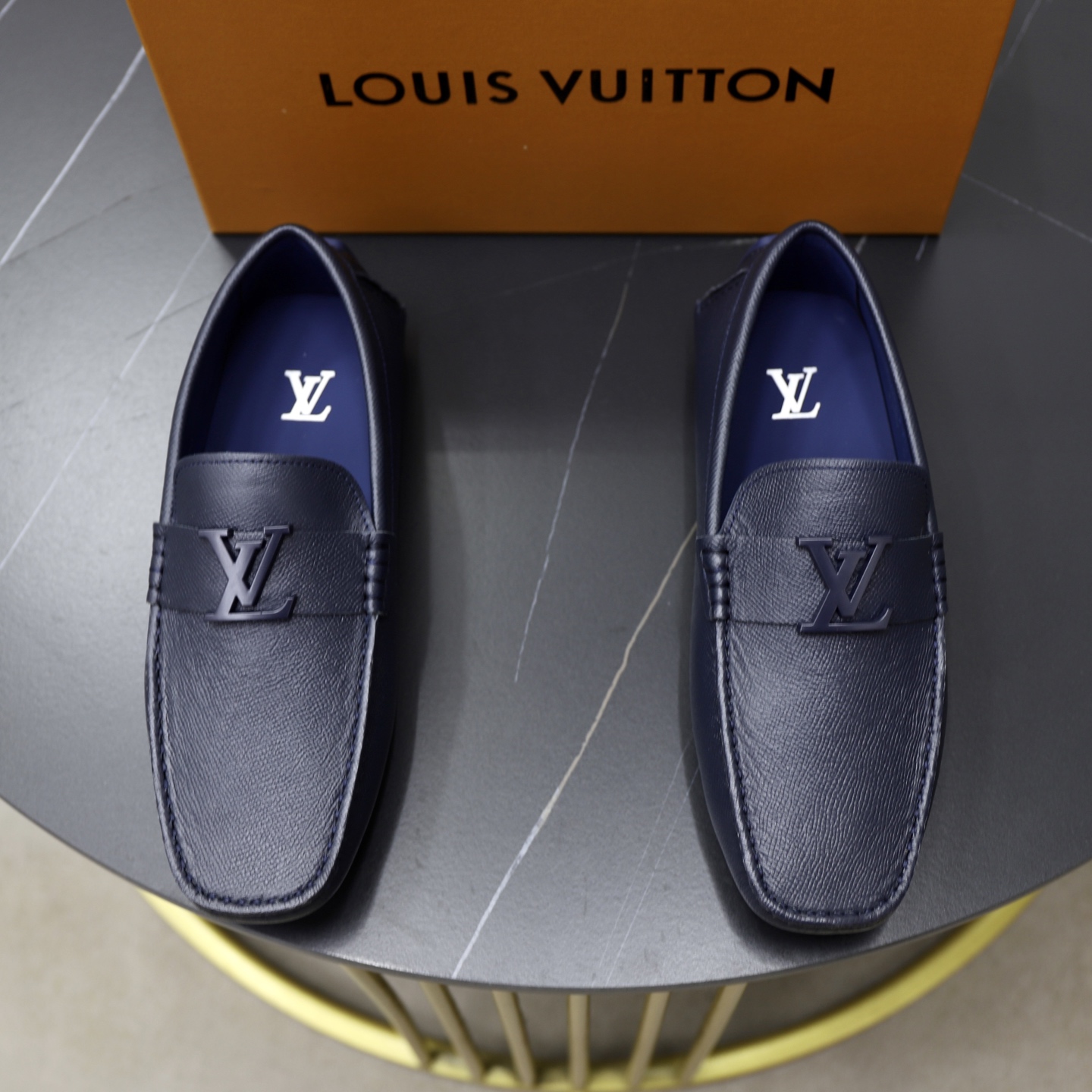 NO:347237,【LV】 Louis Vuitton High-end Men's Driving, One-Pedal Series 38-44 (45 Custom made) Full-material original cowhide!  Thick and soft!  Made of calfskin inside!  Rubber sheet anti-slip bean bottom!  Three-dimensional packaging technology!  Fashionable classic!  Handicrafts!  Original order high-quality!  Compare at will!  ,,louis vuitton,louis vuitton,cowhide19860909【LV】路易威登 高端男士驾车、一脚蹬系列 38-44（45订做） 全料面原版牛皮！厚实柔软！全内里小牛皮制作！橡胶片式防滑豆豆底！立体套包工艺！时尚经典！手工艺品！原单高品！随意对比！,,louis vuitton,louis vuitton,cowhide,Men's shoes