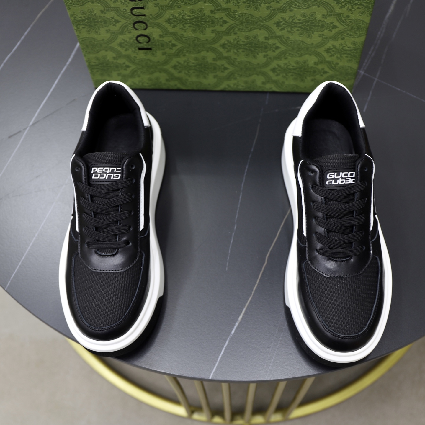 NO:351594,♂♂ Brand Guqi GUCCI Standard Code 38-44 (45 customized) Grade official website same model Material original material splicing Comfortable and breathable inner Lightweight wear-resistant sports sole Style category Men's fashion casual shoes Running Sports shoes Honorable luxury brand elements Top luxury Color real picture color, Gucci,sneakers19860909♂♂♂ 品牌古奇GUCCI 标准码38-44（45订做） 等级官网同款 材料原版材料拼接 舒适透气内里 轻便耐磨运动大底 款式类别男士时尚休闲鞋 跑步 运动鞋 尊贵奢侈品大牌元素 顶级奢华 颜色实物图片色,,gucci,sneakers,Men's shoes