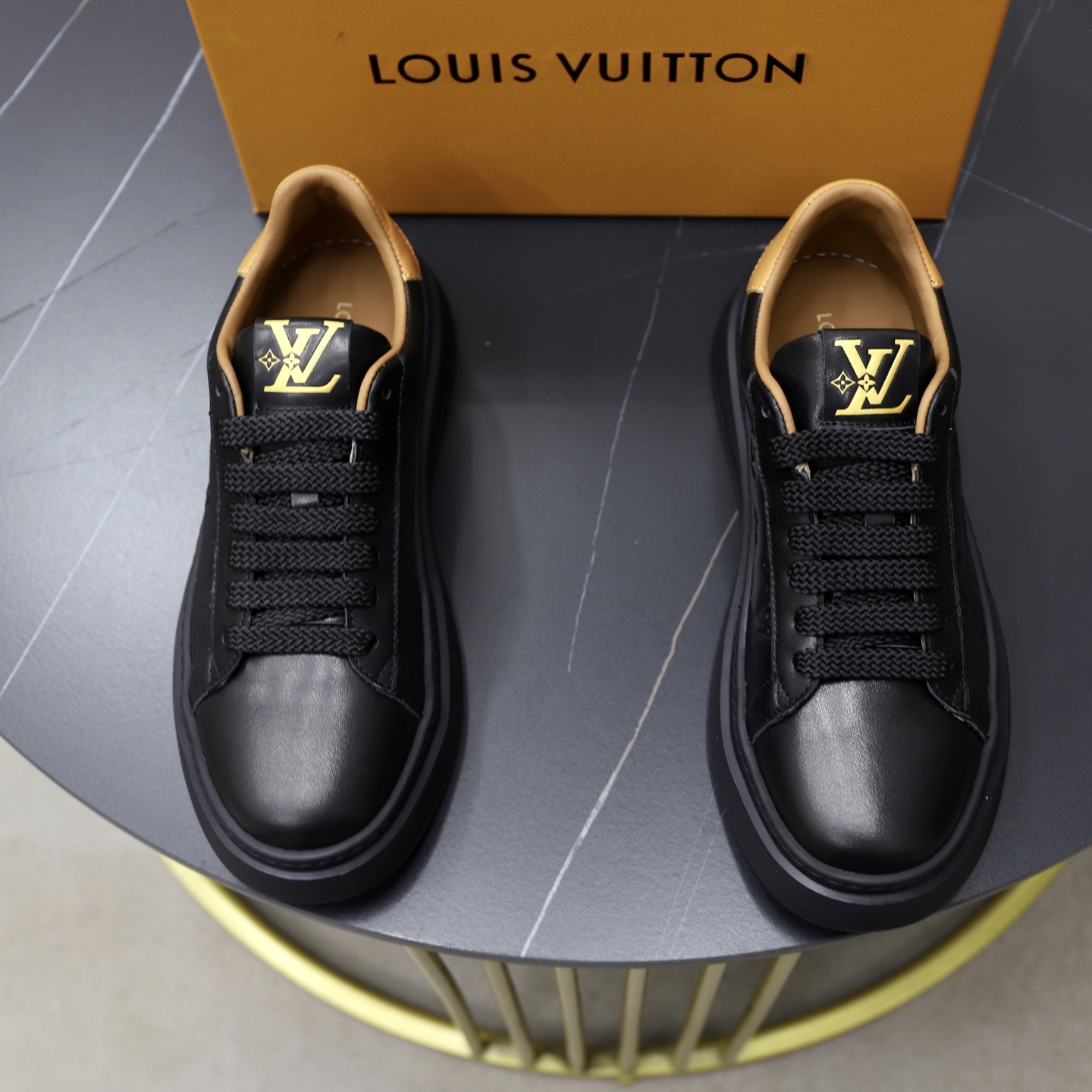 NO:350411,♂♂ Brand LV Louis Vuitton Standard Code 38-44 (45 customized) Grade official website same style Material original cowhide fabric Comfort cowhide inner Heightening Lightweight Wear-resistant Soft Sole Style Category Men's Fashion Casual Shoes Running Sports Shoes Honorable Luxury Brand Elements Top Luxury Color Real Picture Color,,louis vuitton,louis vuitton,sneakers,cowhide19860909♂♂♂ 品牌LV路易威登 标准码38-44（45订做） 等级官网同款 材料原版牛皮面料 舒适牛皮内里 增高轻便耐磨柔软大底 款式类别男士时尚休闲鞋 跑步 运动鞋 尊贵奢侈品大牌元素 顶级奢华 颜色实物图片色,,louis vuitton,louis vuitton,sneakers,cowhide,Men's shoes