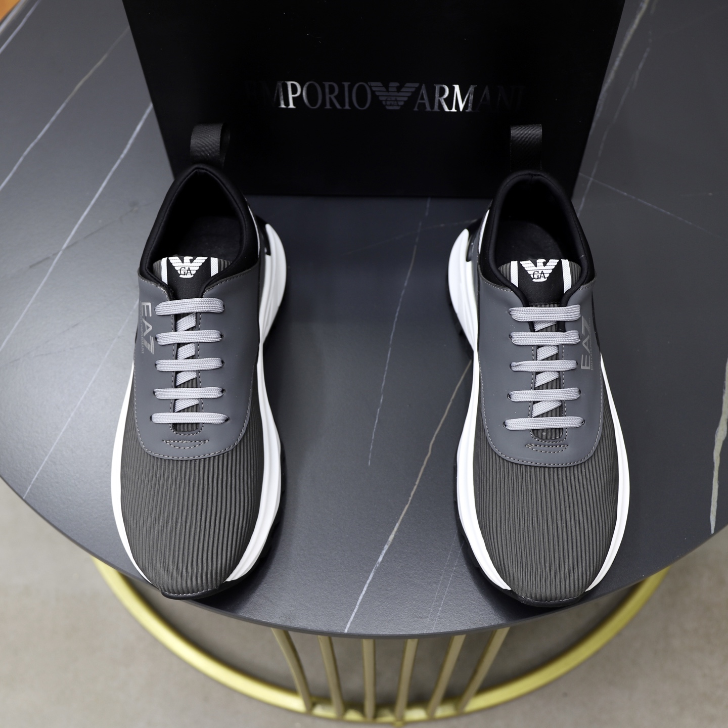 NO:352332,♂♂ Brand Armani Standard Code 38-44 (45 customized) Grade official website same model Material original material splicing Comfortable and breathable inner Lightweight wear-resistant sports sole Style category Men's fashion casual shoes Running Sports shoes Honorable luxury brand elements Top luxury Color real picture color, Armani, sneakers19860909♂♂♂ 品牌阿玛尼 标准码38-44（45订做） 等级官网同款 材料原版材料拼接 舒适透气内里 轻便耐磨运动大底 款式类别男士时尚休闲鞋 跑步 运动鞋 尊贵奢侈品大牌元素 顶级奢华 颜色实物图片色,,armani,sneakers,Men's shoes