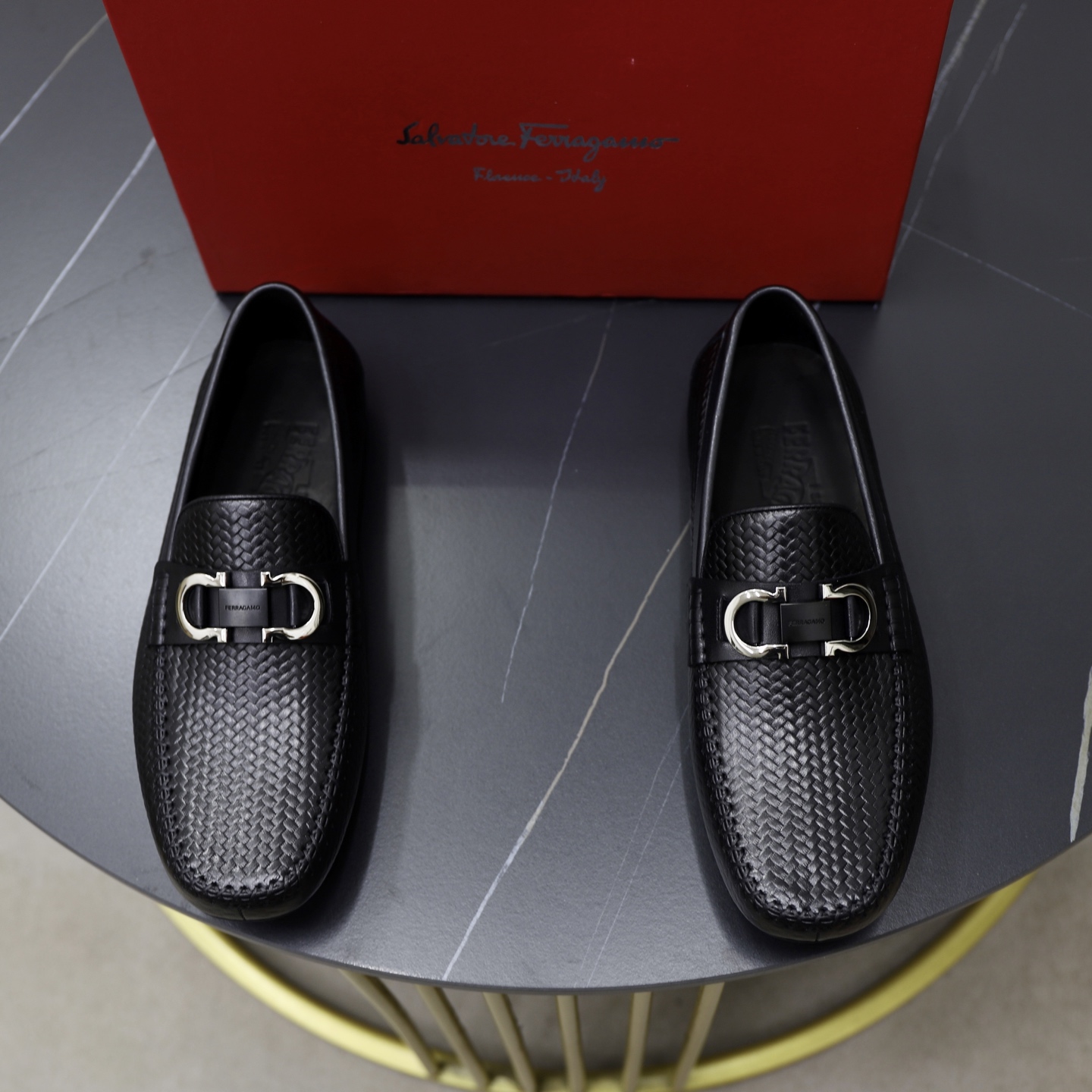 NO:352376,♂♂Niuli Brand Ferragamo Standard code men's code 38/44 (45 customized) Grade official website same style Material original imported cowhide cowhide original wear-resistant lightweight sole Style category Men's casual foot shoes Doudou shoes Prestige luxury brand elements Top luxury Color real picture color, ferragamo, ferragamo, cowhide19860909♂♂♂牛里 品牌菲拉格慕Ferragamo 标准码男码38/44（45定制） 等级官网同款 材料原版进口牛皮面牛皮里 原版耐磨轻便大底 款式类别男士休闲套脚鞋 豆豆鞋 尊贵奢侈品大牌元素顶级奢华 颜色实物图片色,,ferragamo,ferragamo,cowhide,Men's shoes