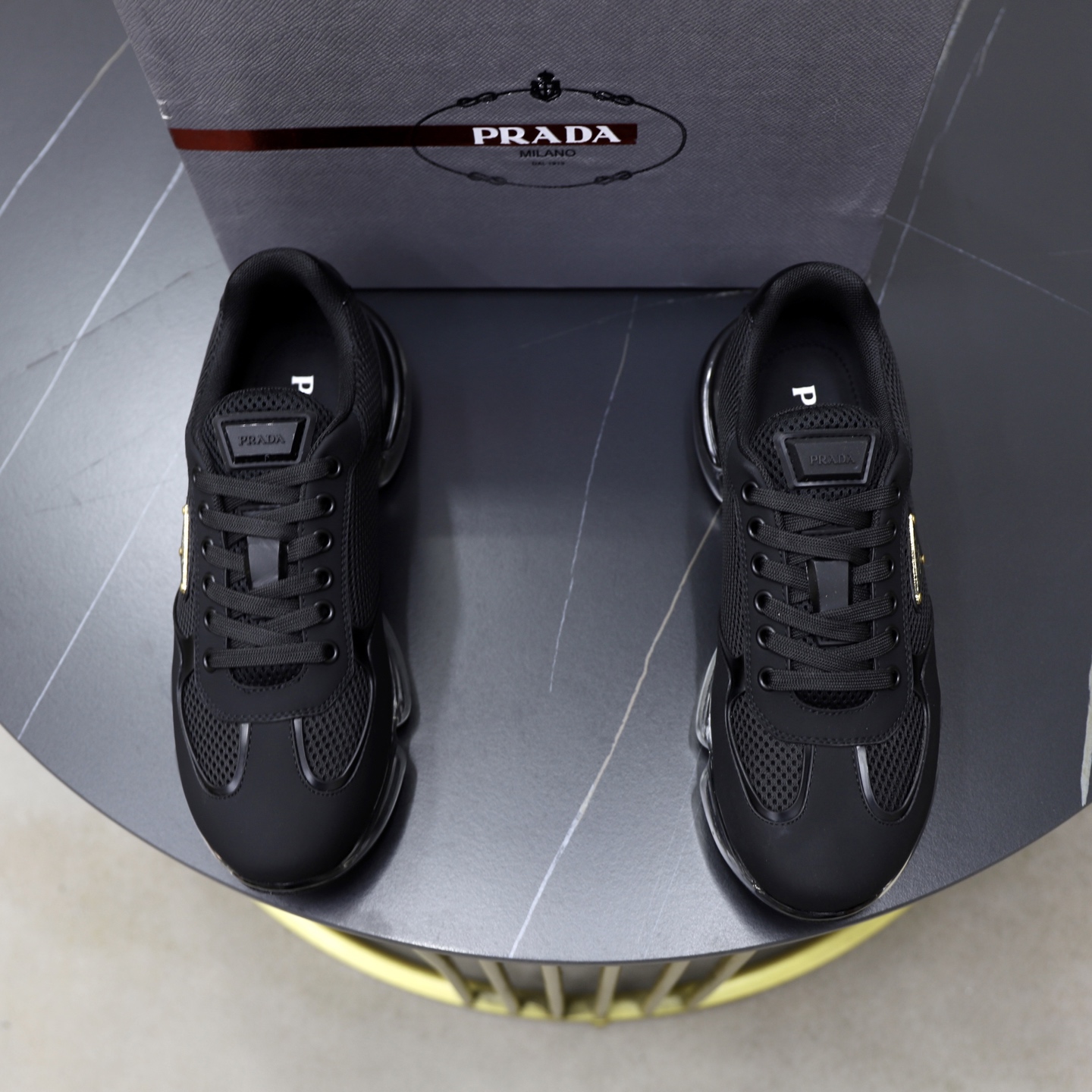 NO:354939,PRADA Prada] Men's shoes counter hit, high-quality shipping official website synchronized, original imported cowhide with comfortable mesh + cowhide inner, 1 to 1 replica, original air cushion original bottom, 38-45,, prada, prada, cowhide19860909PRADA普拉达】男鞋专柜爆款,高品质出货官网同步 原版进口牛皮配舒适网面+牛皮内里,1比1复刻 ,原厂抽空气垫原版底,38-45,,prada,prada,cowhide,Men's shoes