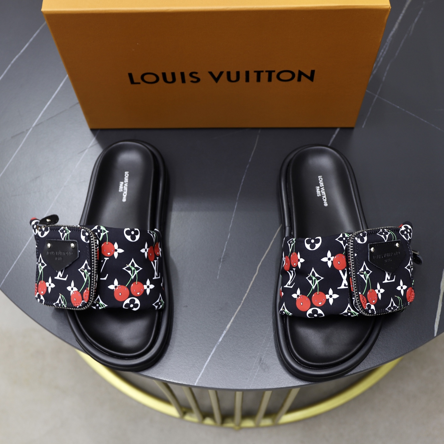 NO:356343,Couple model Product trademark LV *