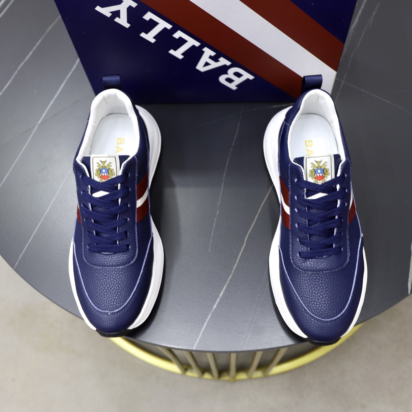 NO:357304,♂♂ Brand Bali Standard Code 38-44 (45 customized) Grade official website same style Material original leather splicing Comfortable inner foam lightweight wear-resistant outsole Style category Men's fashion casual shoes Running Sports shoes Honorable luxury brand elements Top luxury Color real picture color, Bally, sneakers19860909♂♂♂ 品牌巴利 标准码38-44（45订做） 等级官网同款 材料原厂皮料拼接 舒适内里 发泡轻便耐磨大底 款式类别男士时尚休闲鞋 跑步 运动鞋 尊贵奢侈品大牌元素 顶级奢华 颜色实物图片色,,bally,sneakers,Men's shoes