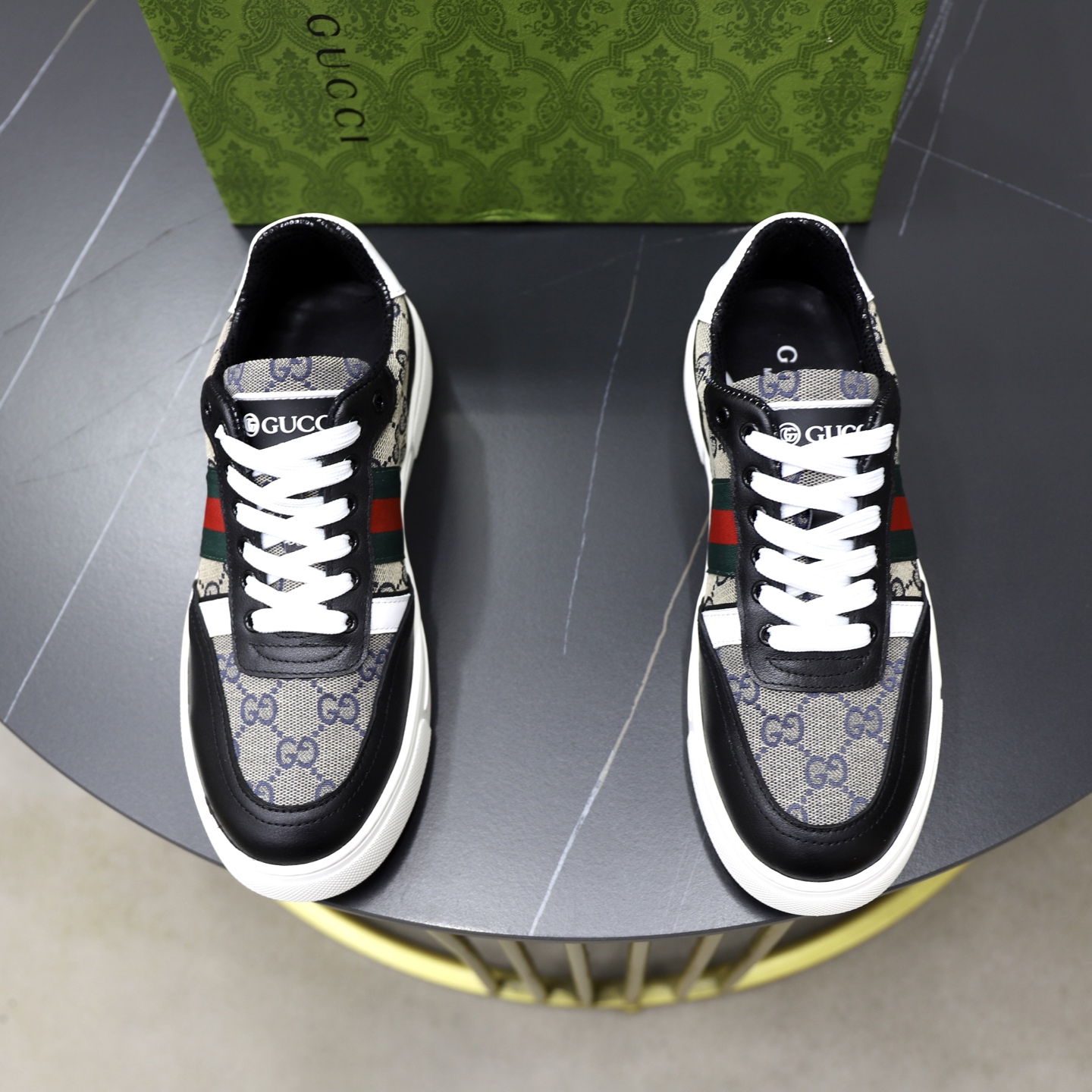 Zapatillas Casuales de Hombre Gucci - Elegancia y Confort en Cada Paso