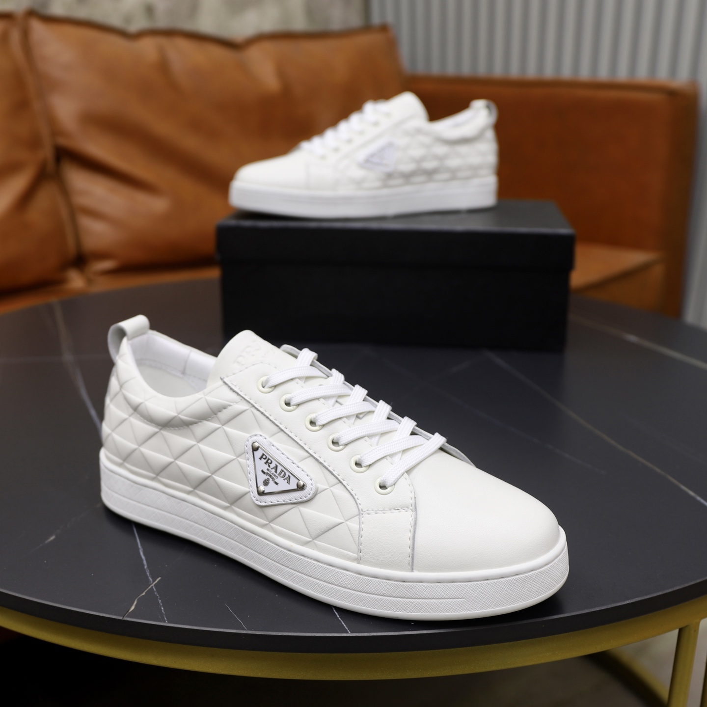 נעליי עור לבן מעוצבות קלאסיות Prada לגברים - נוחות ונוכחות 9 i1754151365643 3036 0 7