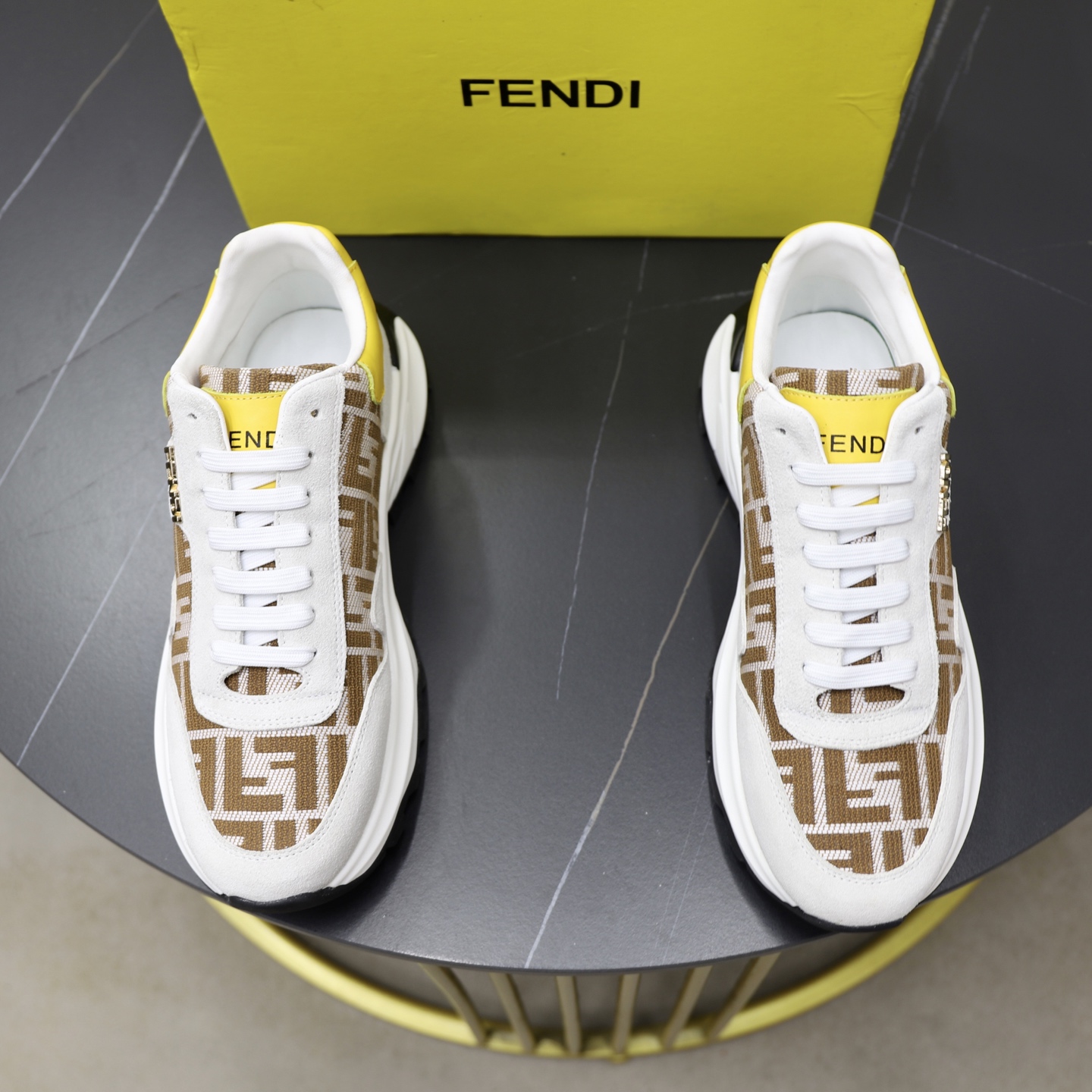 NO:345353,♂♂ Brand Fendi Standard Code 38-44 (45 customized) Grade official website same model Material original leather splicing Comfortable and breathable inner Original wear-resistant outsole Style category Men's fashion casual shoes Running Sports shoes Honorable luxury brand elements Top luxury Color real picture color, Fendi, sneakers19860909♂♂♂ 品牌芬迪 标准码38-44（45订做） 等级官网同款 材料原版皮料拼接 舒适透气内里 原厂耐磨大底 款式类别男士时尚休闲鞋 跑步 运动鞋 尊贵奢侈品大牌元素 顶级奢华 颜色实物图片色,,fendi,sneakers,Men's shoes