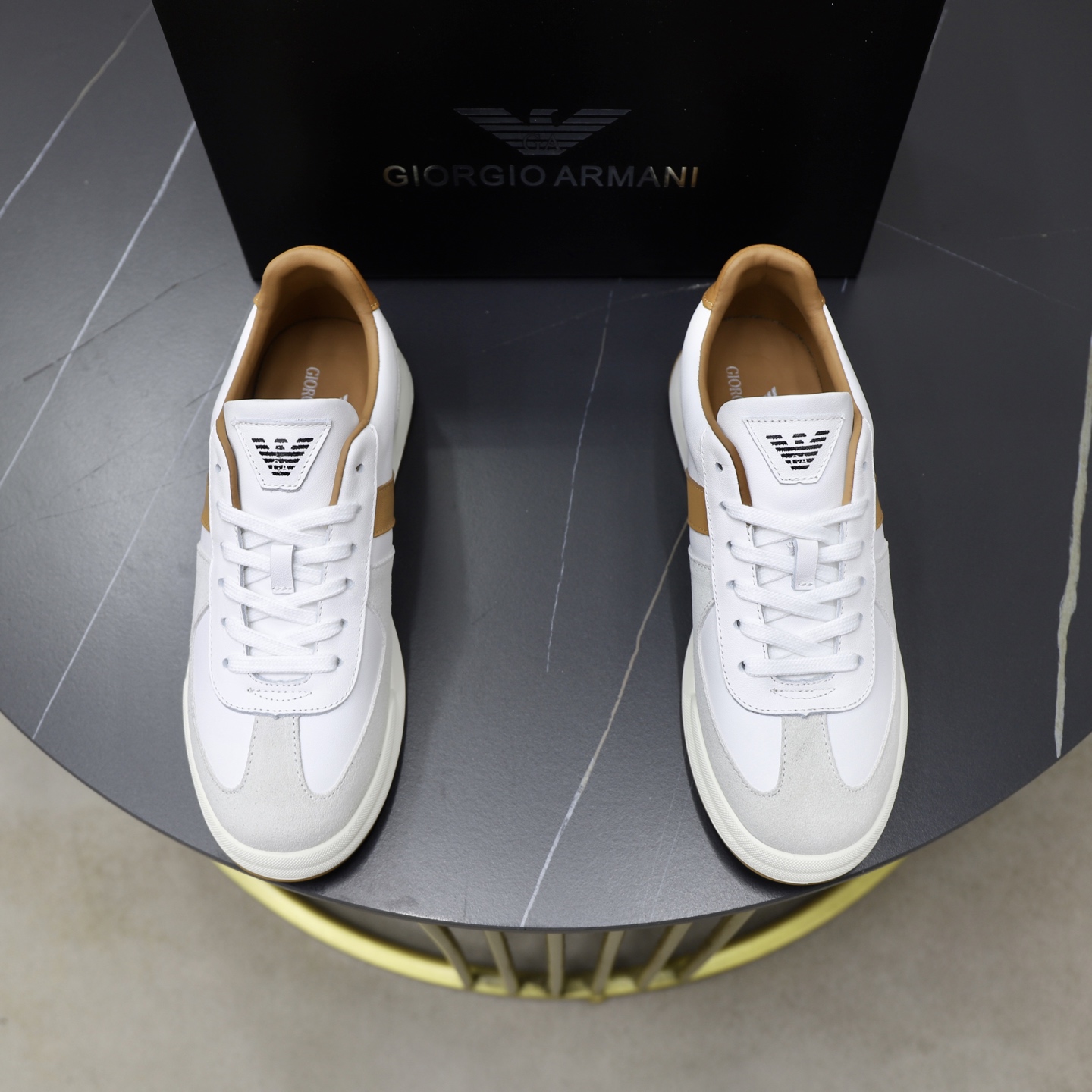 NO:532971,♂♂Niuli Brand Armani ARM NI Standard Code 38-44 (45 customized) Grade official website The same model Material original cowhide surface Comfort cowhide inner Lightweight wear-resistant outsole Style category Men's fashion casual shoes Running Sports shoes Honorable luxury brand elements Top luxury Color real picture color, Armani, sneakers, cowhide19860909♂♂♂牛里 品牌阿玛尼ARM NI 标准码38-44（45定制） 等级官网同款 材料原版牛皮面 舒适牛皮内里 轻便耐磨大底 款式类别男士时尚休闲鞋 跑步 运动鞋 尊贵奢侈品大牌元素 顶级奢华 颜色实物图片色,,armani,sneakers,cowhide,Men's shoes