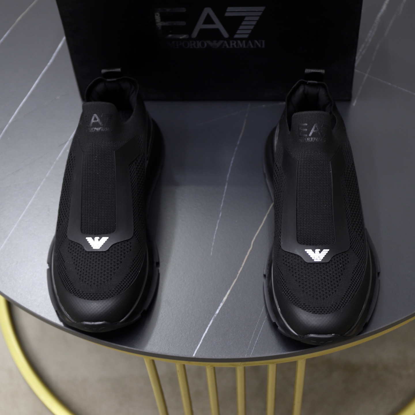 NO:730810,♂♂♂ Brand Armani ARM NI Standard code 39-46 Grade the same as the official website Material original breathable fabric Comfortable lining Lightweight wear-resistant outsole Style category Men's fashionable casual shoes Running sneakers Distinguished luxury brand elements Top luxury Color actual picture color, armani, sneakers19860909♂♂♂ 品牌阿玛尼ARM NI 标准码39-46 等级官网同款 材料原版透气面料 舒适内里 轻便耐磨大底 款式类别男士时尚休闲鞋 跑步 运动鞋 尊贵奢侈品大牌元素 顶级奢华 颜色实物图片色,,armani,sneakers,Men's shoes