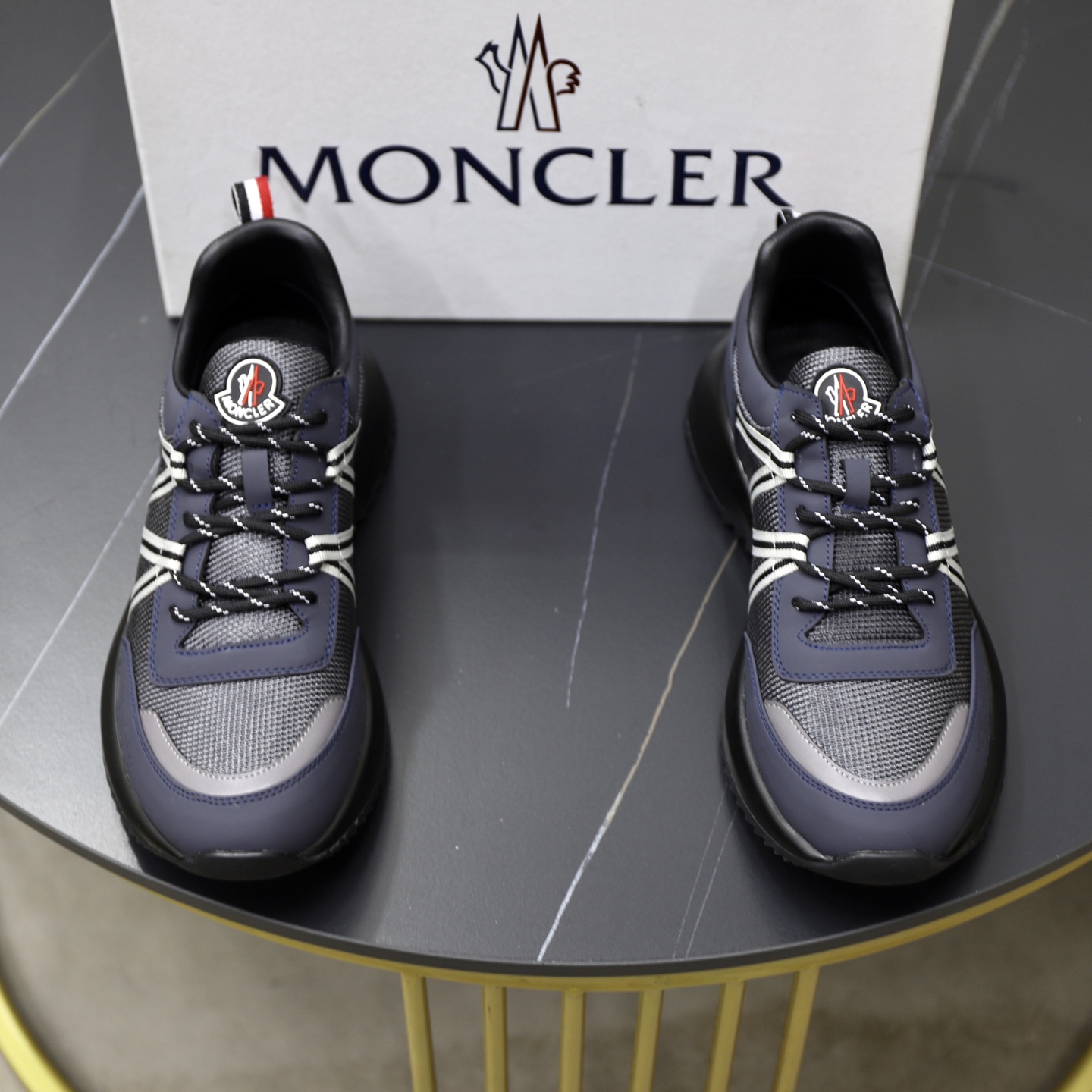 NO:352736,The latest on-the-list, imported original breathable mesh material, high-end original pattern. High-end 1:1 mold opening customization, original large bottom, lighter and non-slip. Fashion is trendy and versatile. Exudes a fashionable and casual atmosphere, and fashion is right under your feet. Number of 38-44 (45 customized), Moncler19860909蒙口 最新上市、进口原版透气网布材料、高级原版图案.高端1:1开模定制,原版大底,更轻便,防滑.时尚主打潮流,百搭爆款.散发时尚休闲气息,时尚就在脚下.码数38-44（45订做）,,Moncler,Men's shoes