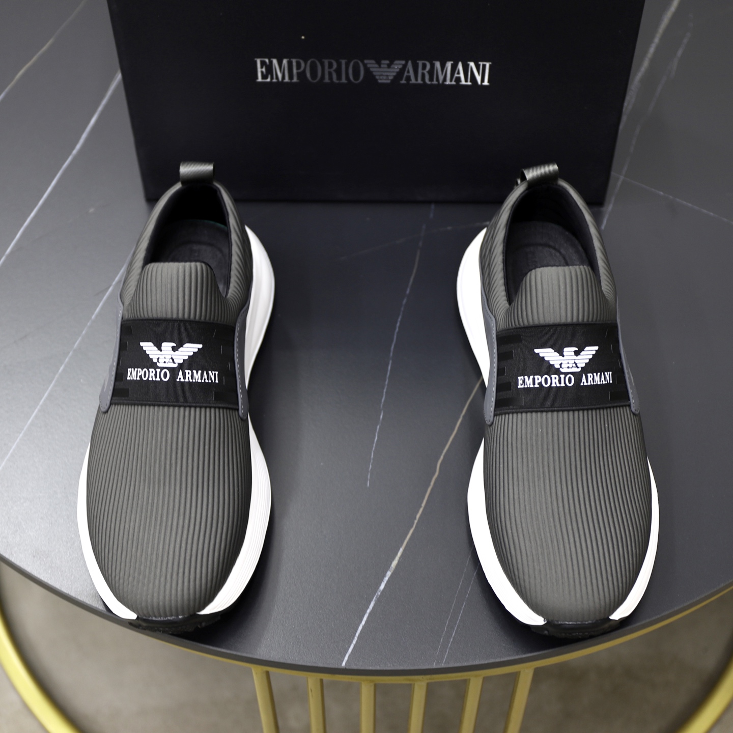 NO:354430,♂♂ Brand Armani ARM NI Standard Code 38-44 (45 customized) Grade official website The same model Material original breathable knitted fabric Comfortable and breathable inner Lightweight soft wear-resistant outsole Style category Men's fashion casual shoes Running Sports shoes Honorable luxury brand elements Top luxury Color real picture color, Armani, sneakers19860909♂♂♂ 品牌阿玛尼ARM NI 标准码38-44（45订做） 等级官网同款 材料原版透气针织面料 舒适透气内里 轻便柔软耐磨大底 款式类别男士时尚休闲鞋 跑步 运动鞋 尊贵奢侈品大牌元素 顶级奢华 颜色实物图片色,,armani,sneakers,Men's shoes