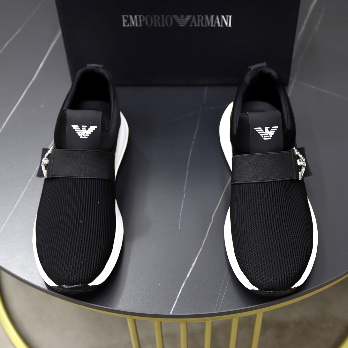 NO:354445,♂♂ Brand Armani ARM NI Standard Code 38-44 (45 customized) Grade official website The same model Material original breathable fabric Comfortable and breathable inner Lightweight soft wear-resistant outsole Style category Men's fashion casual shoes Running Sports shoes Honorable luxury brand elements Top luxury Color real picture color, Armani, sneakers19860909♂♂♂ 品牌阿玛尼ARM NI 标准码38-44（45订做） 等级官网同款 材料原版透气面料 舒适透气内里 轻便柔软耐磨大底 款式类别男士时尚休闲鞋 跑步 运动鞋 尊贵奢侈品大牌元素 顶级奢华 颜色实物图片色,,armani,sneakers,Men's shoes