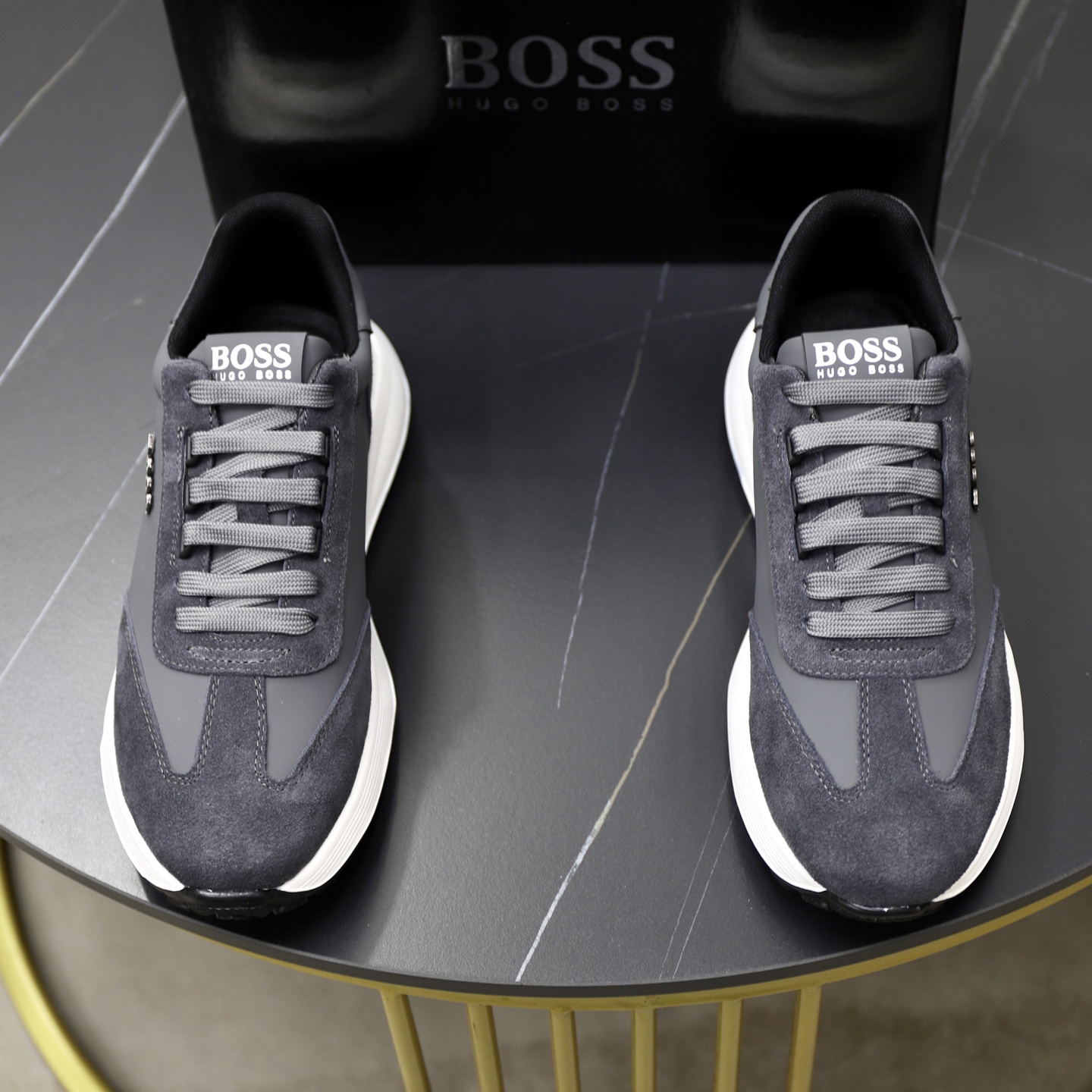 NO:354460,♂♂ Brand BOSS Standard Code 38-44 (45 customized) Grade official website The same model Material original breathable fabric Comfortable and breathable inner Lightweight soft wear-resistant outsole Style category Men's fashion casual shoes Running Sports shoes Honorable luxury brand elements Top luxury Color real picture color, Sneakers19860909♂♂♂ 品牌BOSS 标准码38-44（45订做） 等级官网同款 材料原版透气面料 舒适透气内里 轻便柔软耐磨大底 款式类别男士时尚休闲鞋 跑步 运动鞋 尊贵奢侈品大牌元素 顶级奢华 颜色实物图片色,,sneakers,Men's shoes