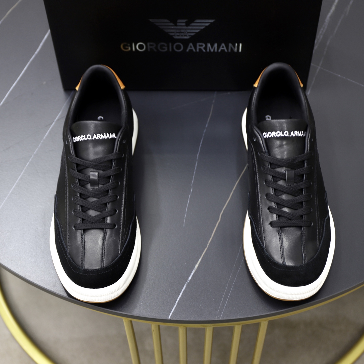 NO:356580,♂♂Niuli Brand Armani ARM NI Standard Code 38-44 (45 customized) Grade official website The same model Material original cowhide surface Comfort cowhide inner Lightweight wear-resistant outsole Style category Men's fashion casual shoes Running Sports shoes Honorable luxury brand elements Top luxury Color real picture color, Armani, sneakers, cowhide19860909♂♂♂牛里 品牌阿玛尼ARM NI 标准码38-44（45定制） 等级官网同款 材料原版牛皮面 舒适牛皮内里 轻便耐磨大底 款式类别男士时尚休闲鞋 跑步 运动鞋 尊贵奢侈品大牌元素 顶级奢华 颜色实物图片色,,armani,sneakers,cowhide,Men's shoes