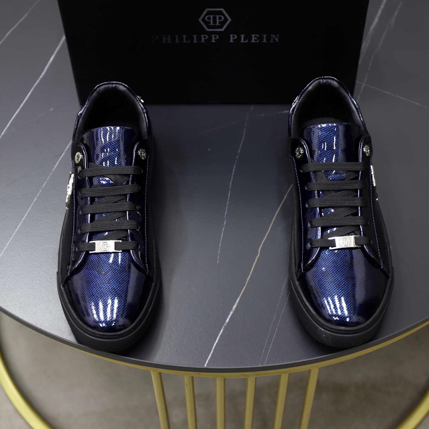 NO:356590,PHILIPP PLEIN-Philipp Size38-44 (45 customized)PHY men's shoes are good, and I look at what the counter looks like, from leather to details, it is a boutique!  Please feel the quality of purely handmade in Germany with your heart!  Luxury and noble are necessary. All are made of imported original materials and dedicated hardware decoration, just to create a more comfortable wearing experience. Sheepskin inner lining, original rubber sole must-have for men, you deserve it!  ,,PHILIPP PLEIN,sheepskin19860909PHILIPP PLEIN-菲利普普来因Size38-44（45定制）普来因男鞋要好货的看过来,专柜啥样我啥样,从皮料到细节,堪称精品！请用心感受德国纯手工制造的品质！奢华尊贵那是必须的,全部采用进口原版材质 专用五金装饰,只为打造更为舒适的穿着体验,羊皮内里,原版橡胶大底型男必备,你值得拥有！,,PHILIPP PLEIN,sheepskin,Men's shoes